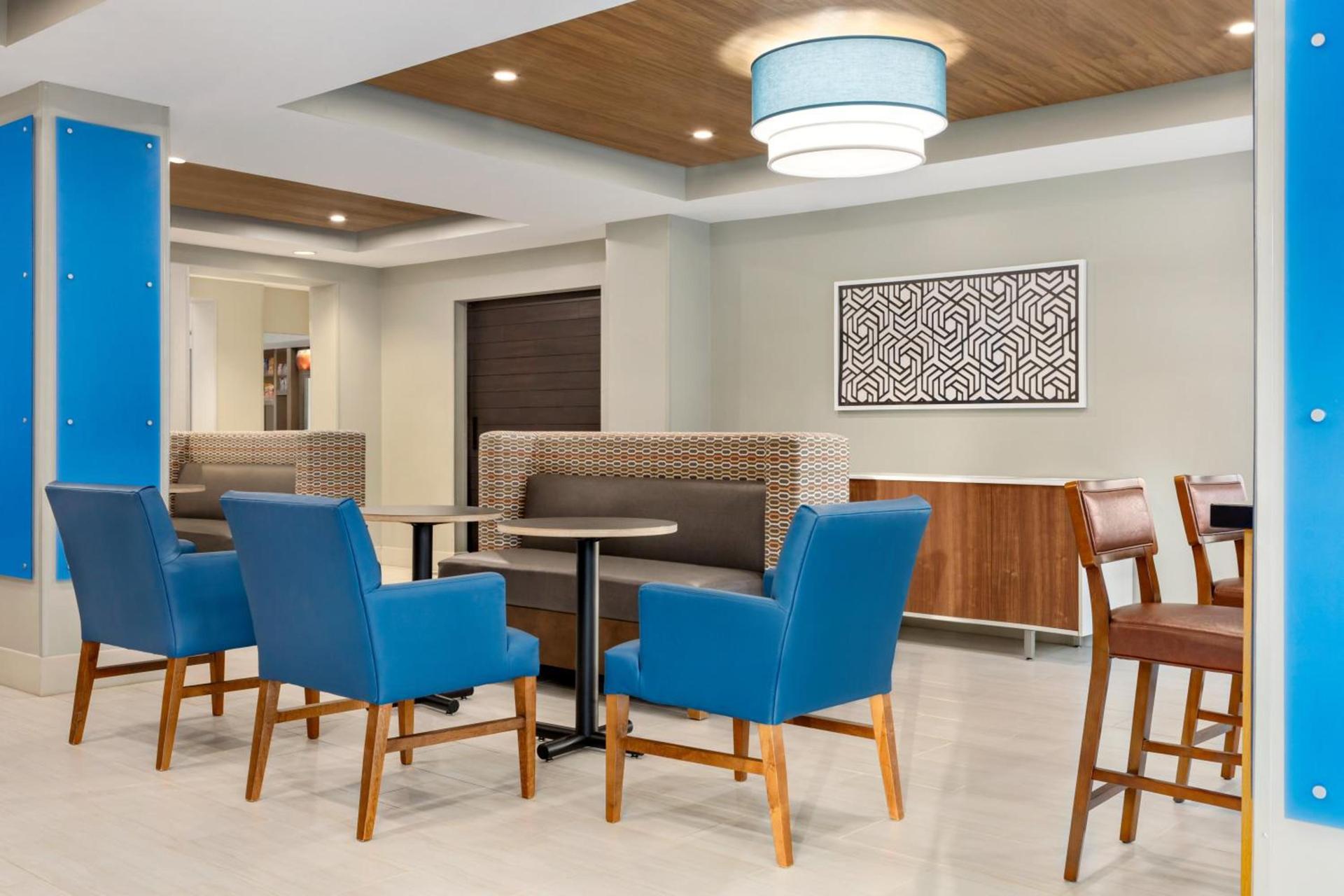 Holiday Inn Express & Suites Philadelphia - Mt Laurel by IHG photo 5
