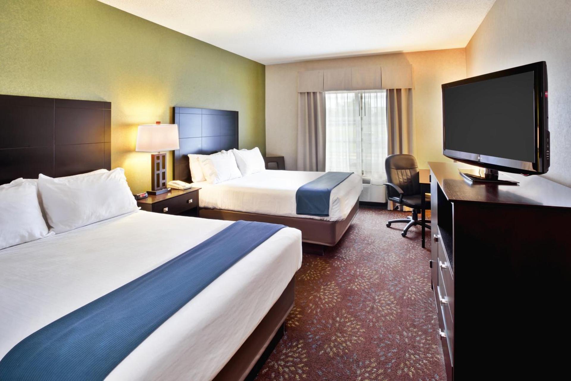 Holiday Inn Express Hotel & Suites Woodhaven by IHG photo 47