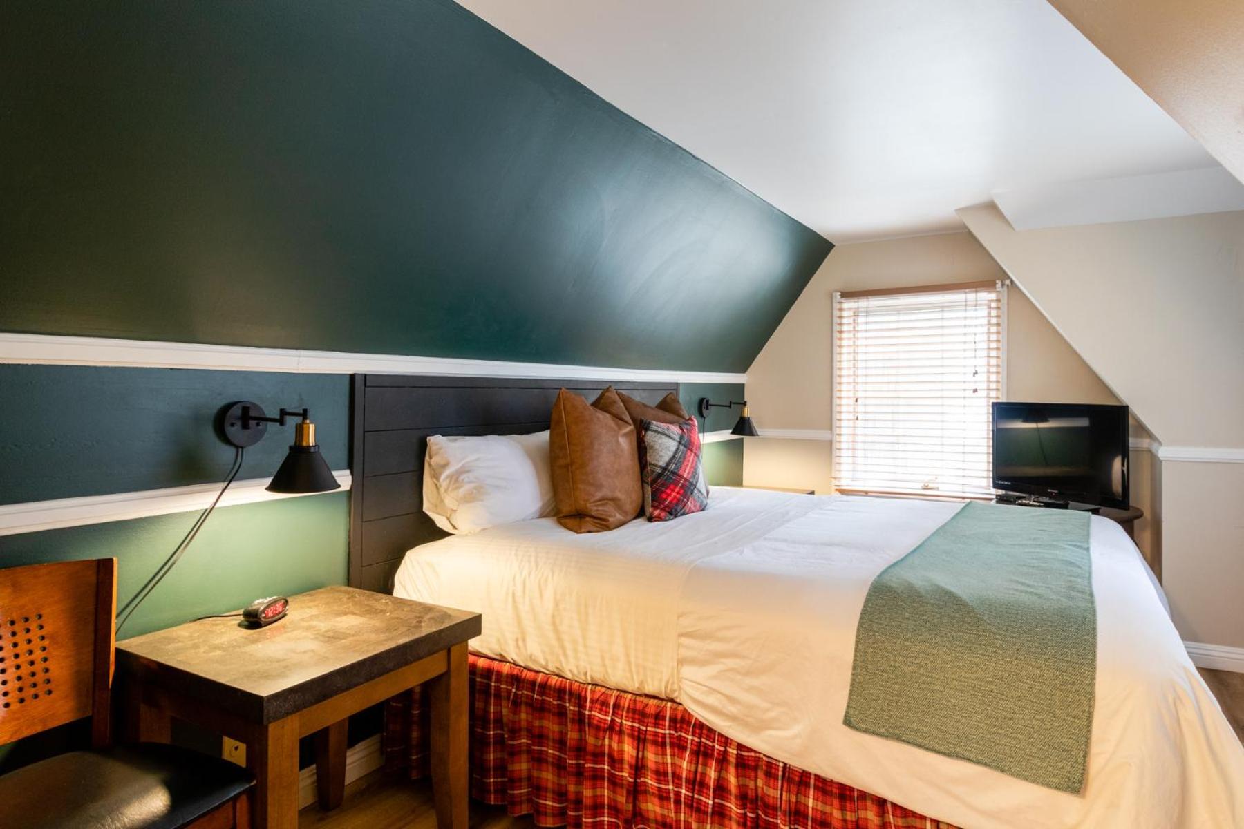 Saddleback Inn at Lake Arrowhead photo 64