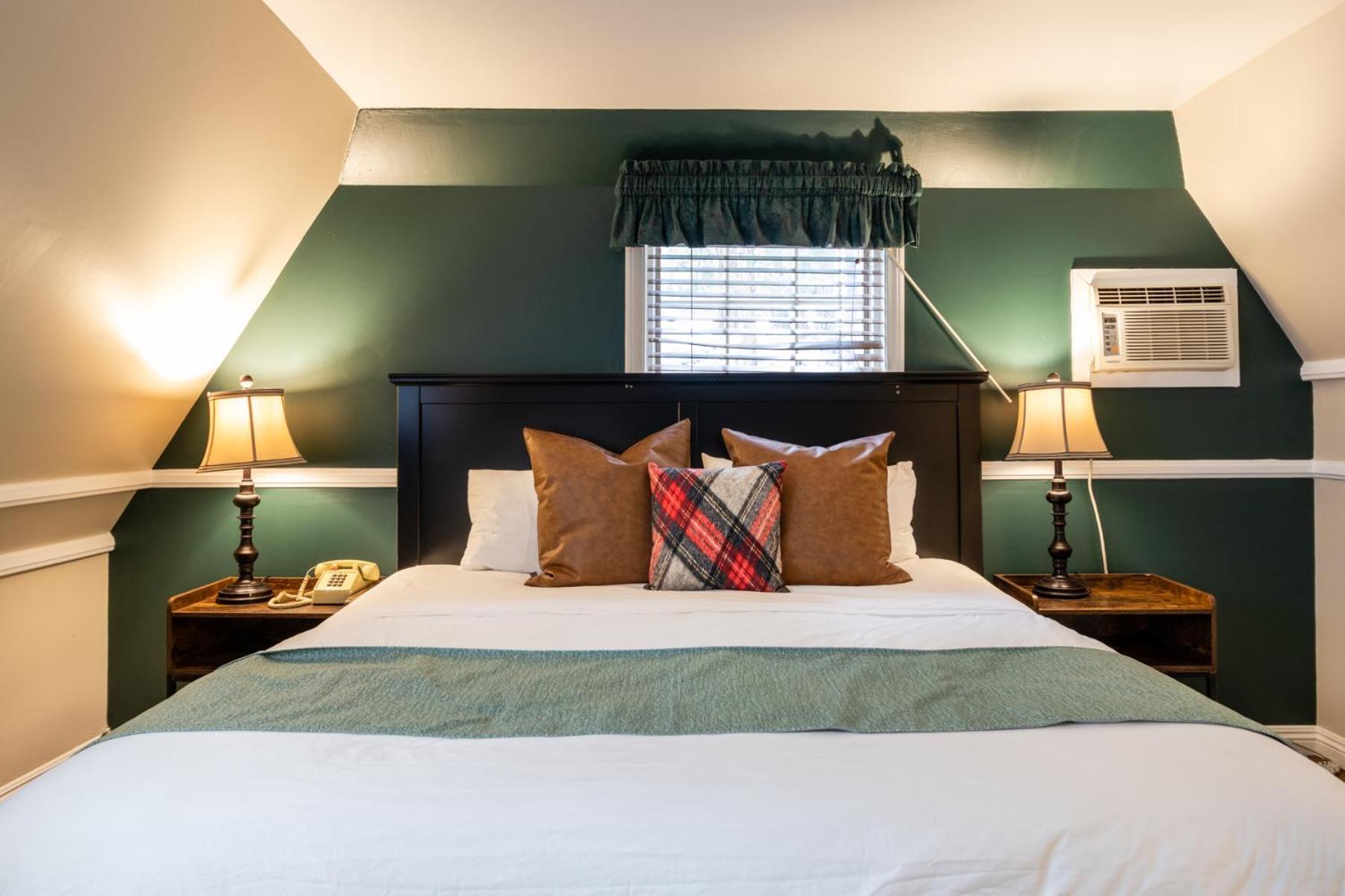 Saddleback Inn at Lake Arrowhead photo 67
