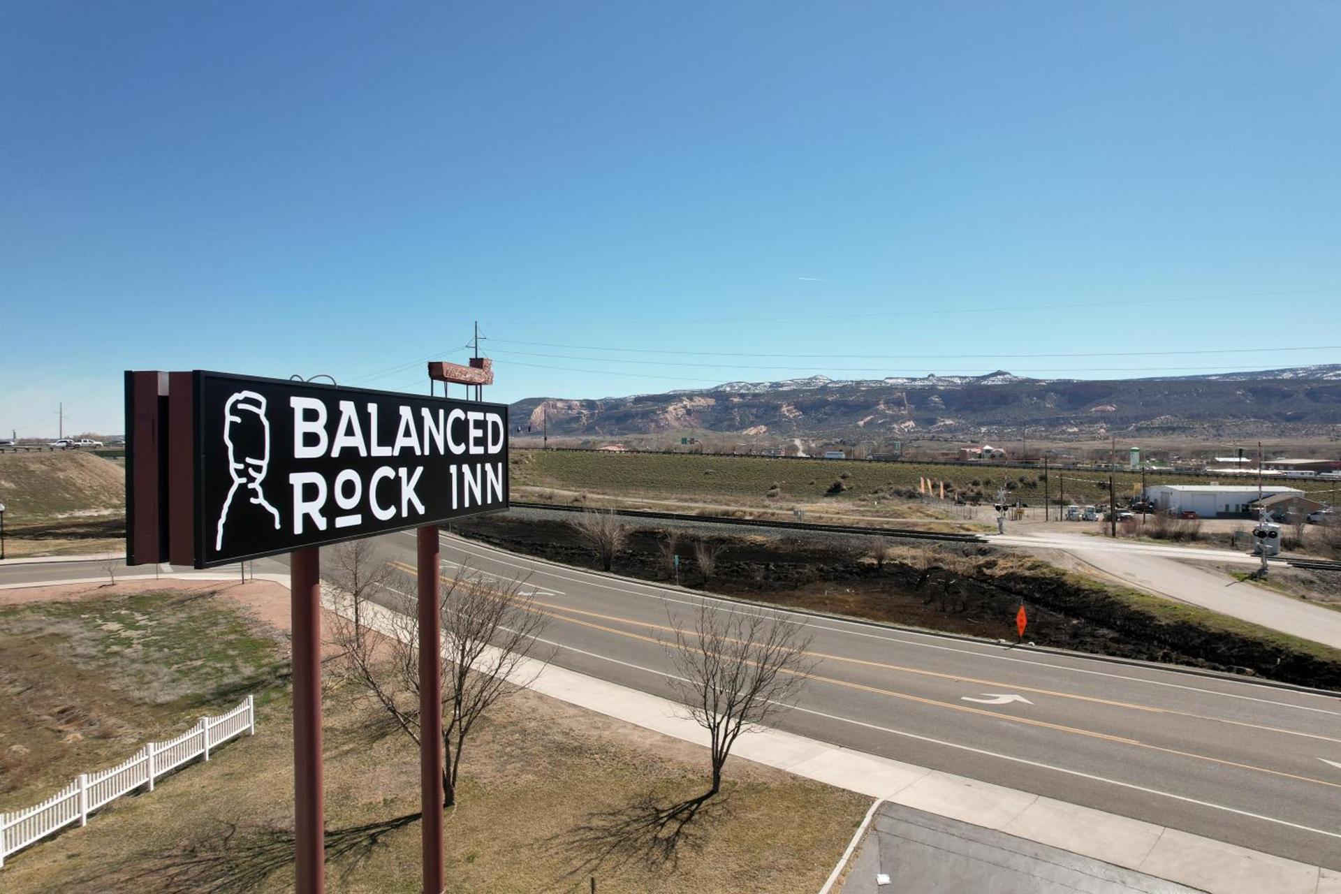 Balanced Rock Inn photo 13