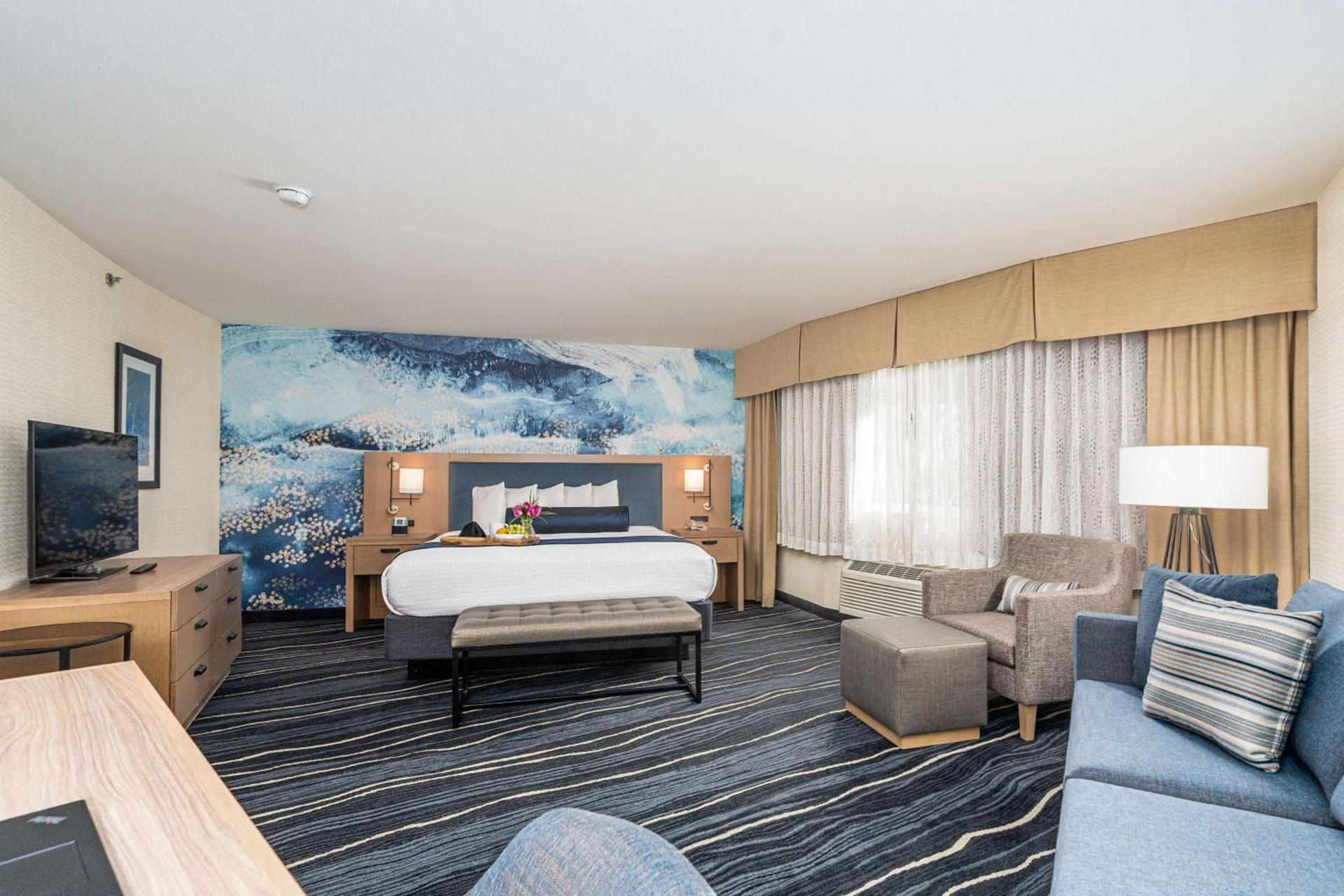 Best Western Plus Marina Gateway Hotel photo 25