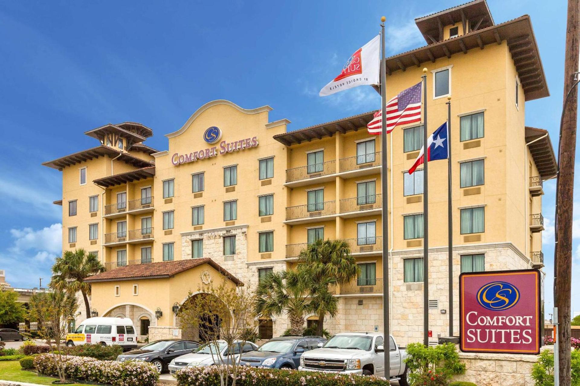 Comfort Suites Alamo-River walk photo 2