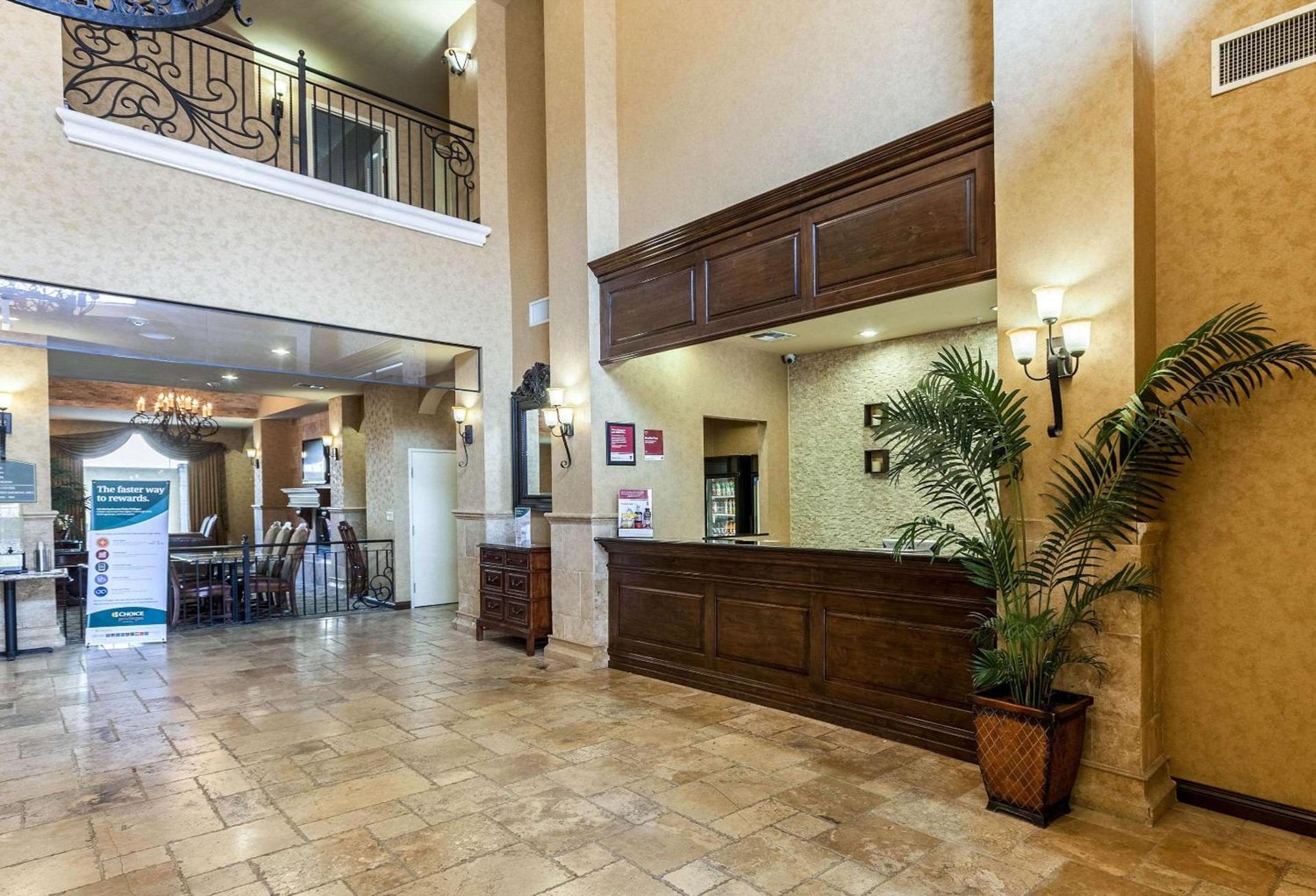 Comfort Suites Alamo-River walk photo 9