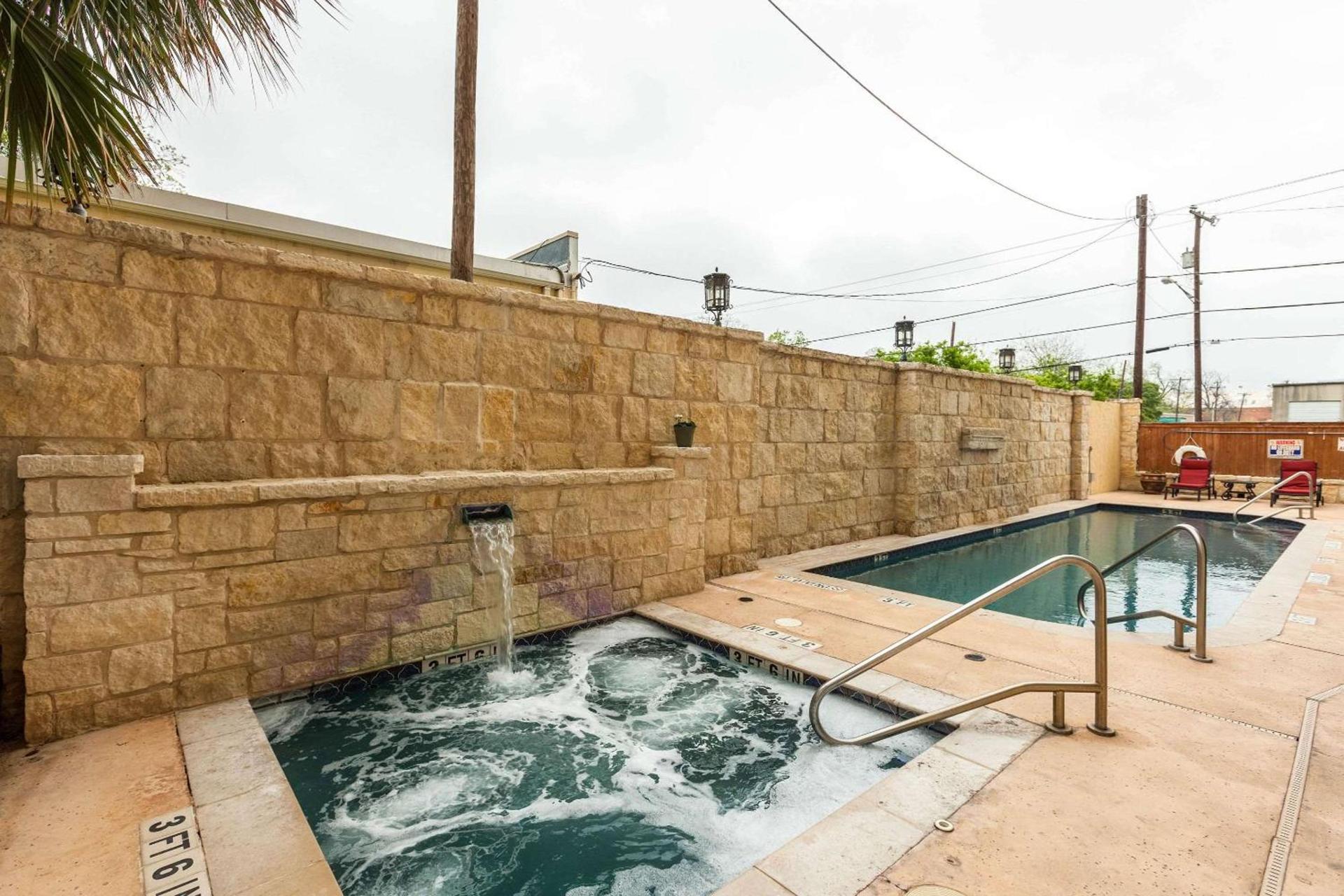 Comfort Suites Alamo-River walk photo 19
