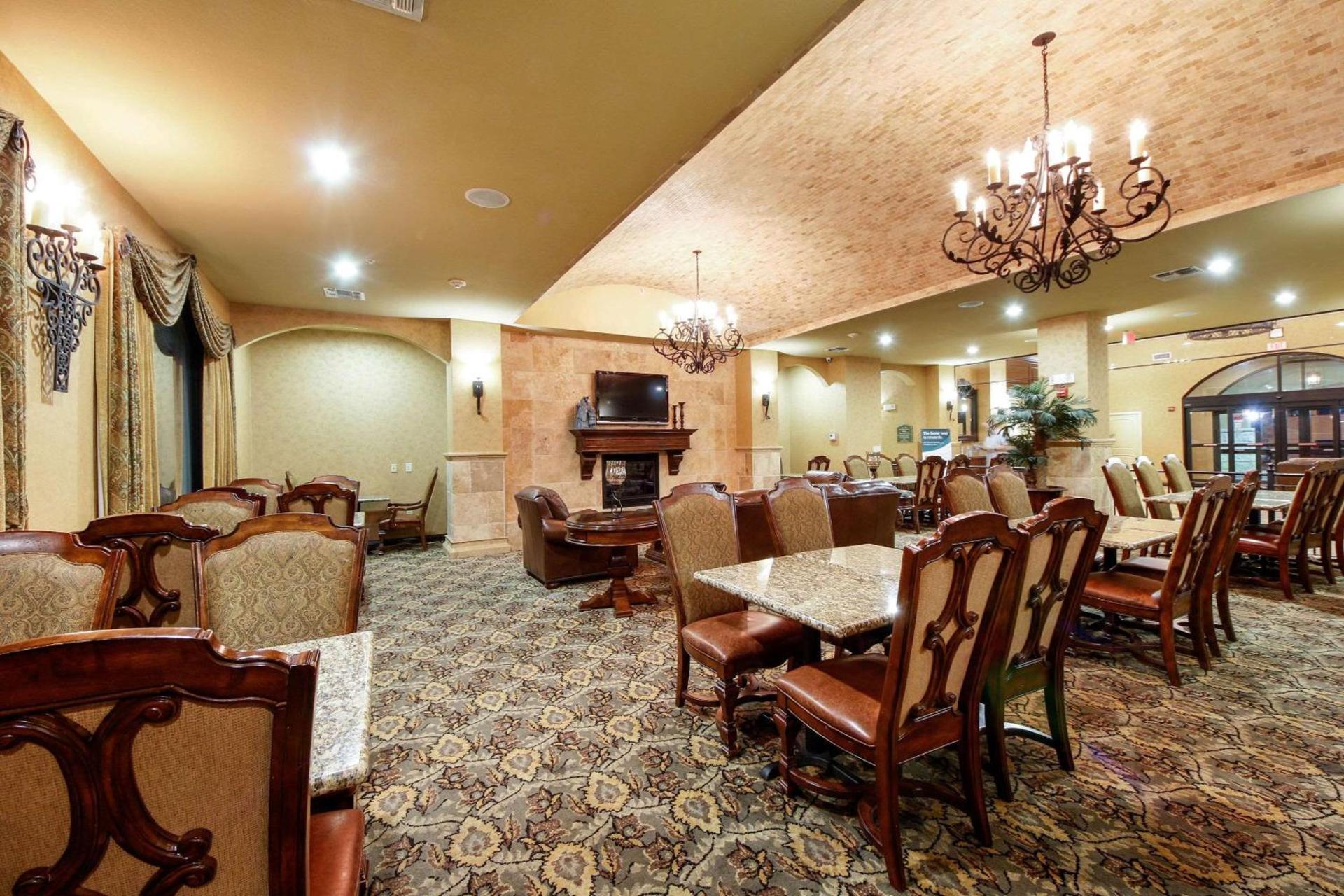 Comfort Suites Alamo-River walk photo 28