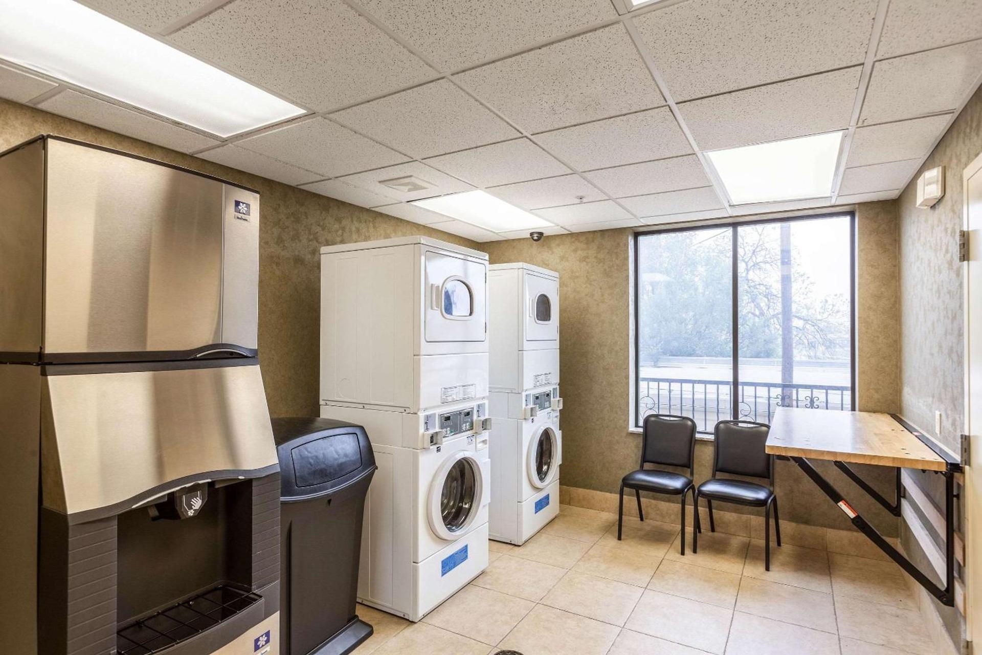 Comfort Suites Alamo-River walk photo 31