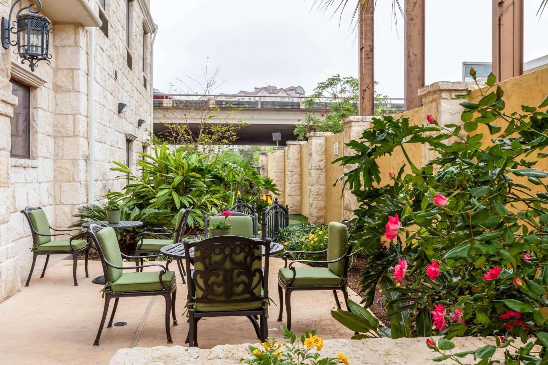 Comfort Suites Alamo-River walk photo 35