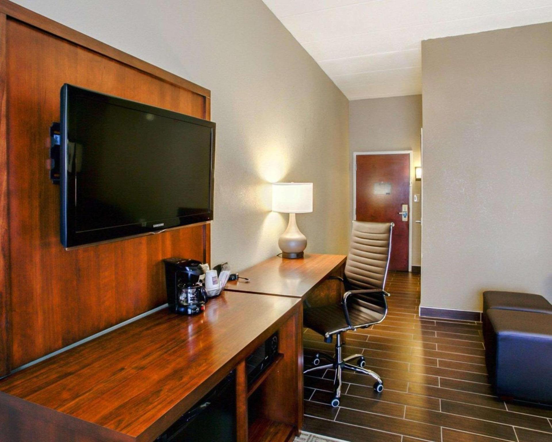 Comfort Suites Georgetown photo 22