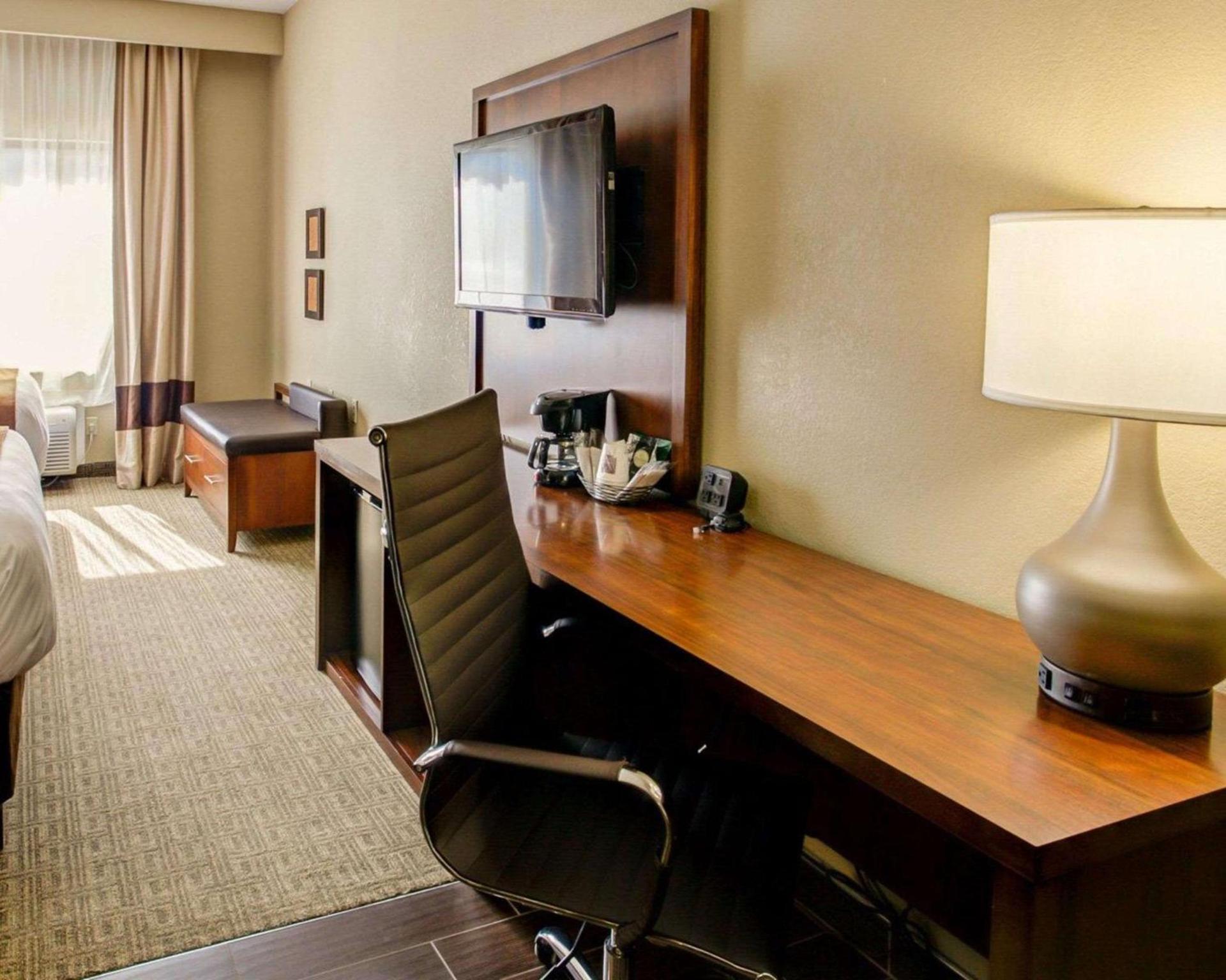 Comfort Suites Georgetown photo 26