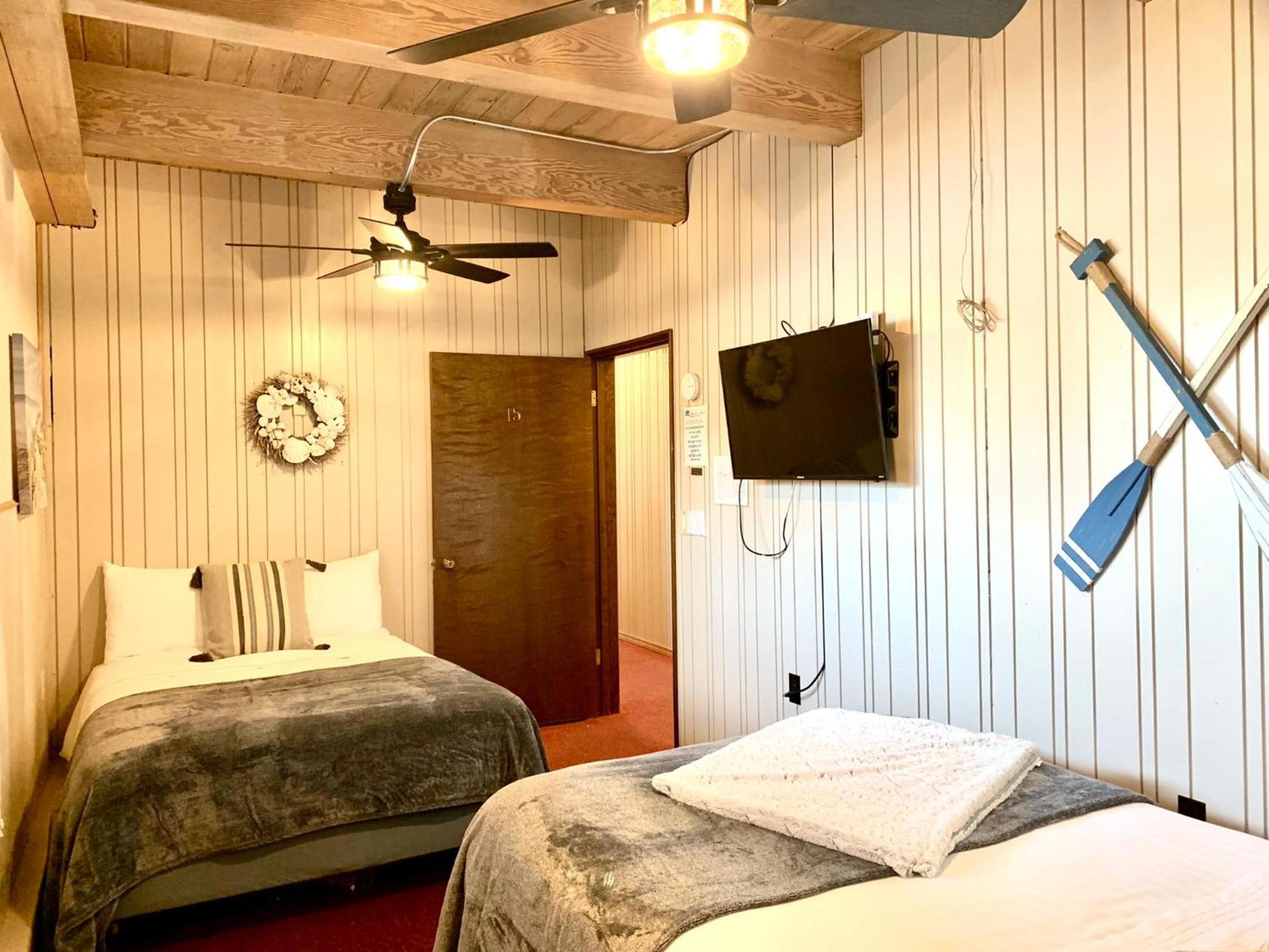 Breakers Boutique Inn photo 13