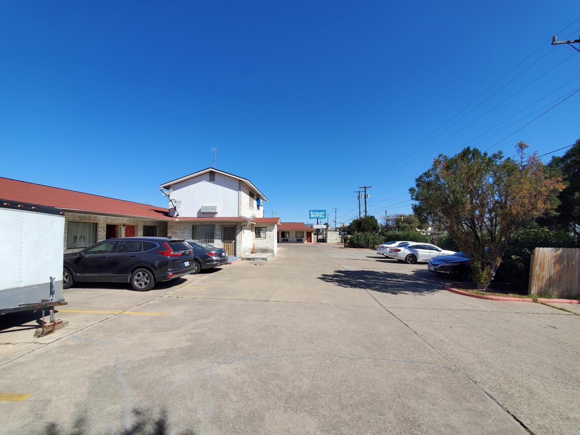 River Inn Motel photo 7
