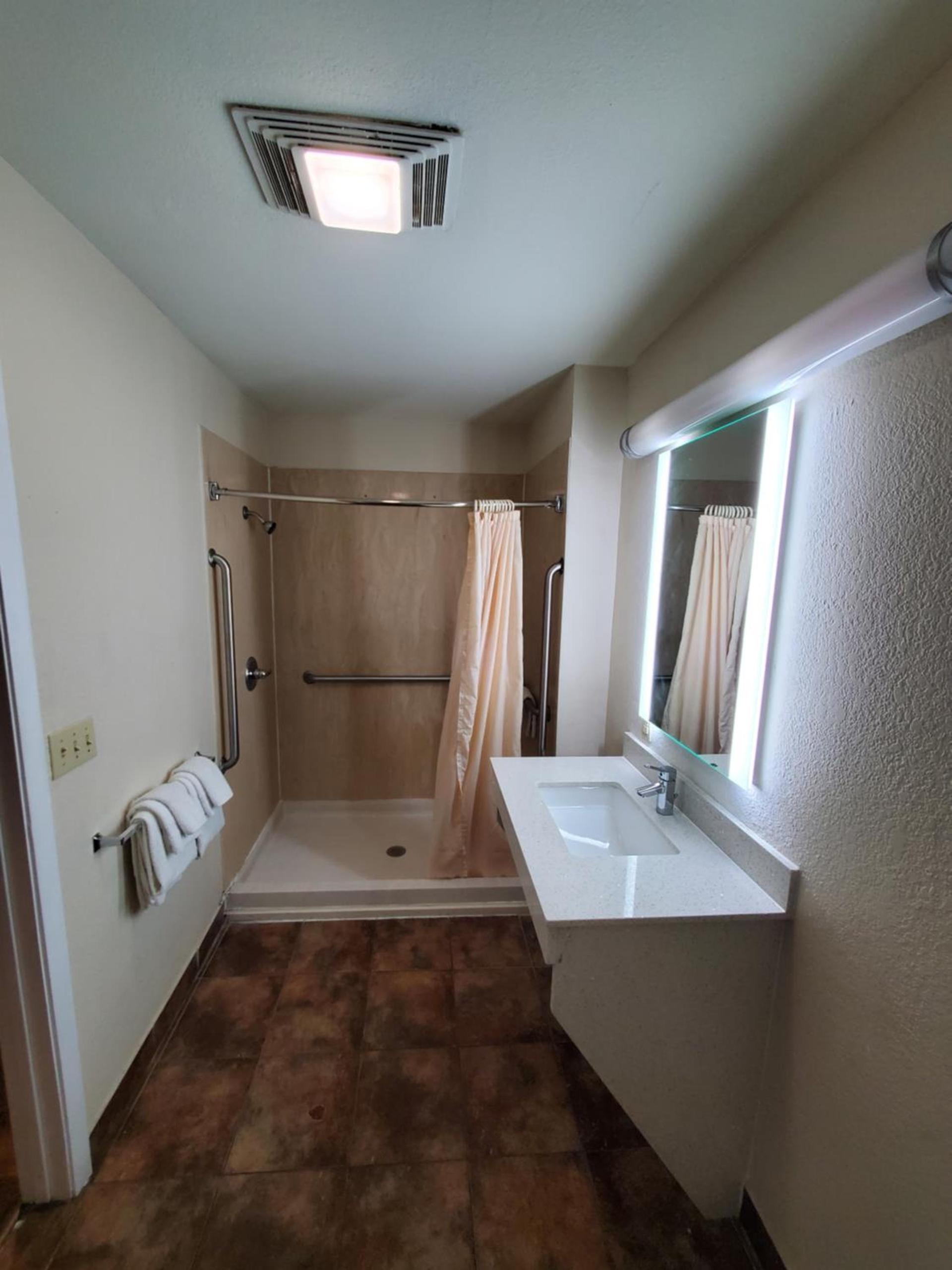 River Inn Motel photo 12