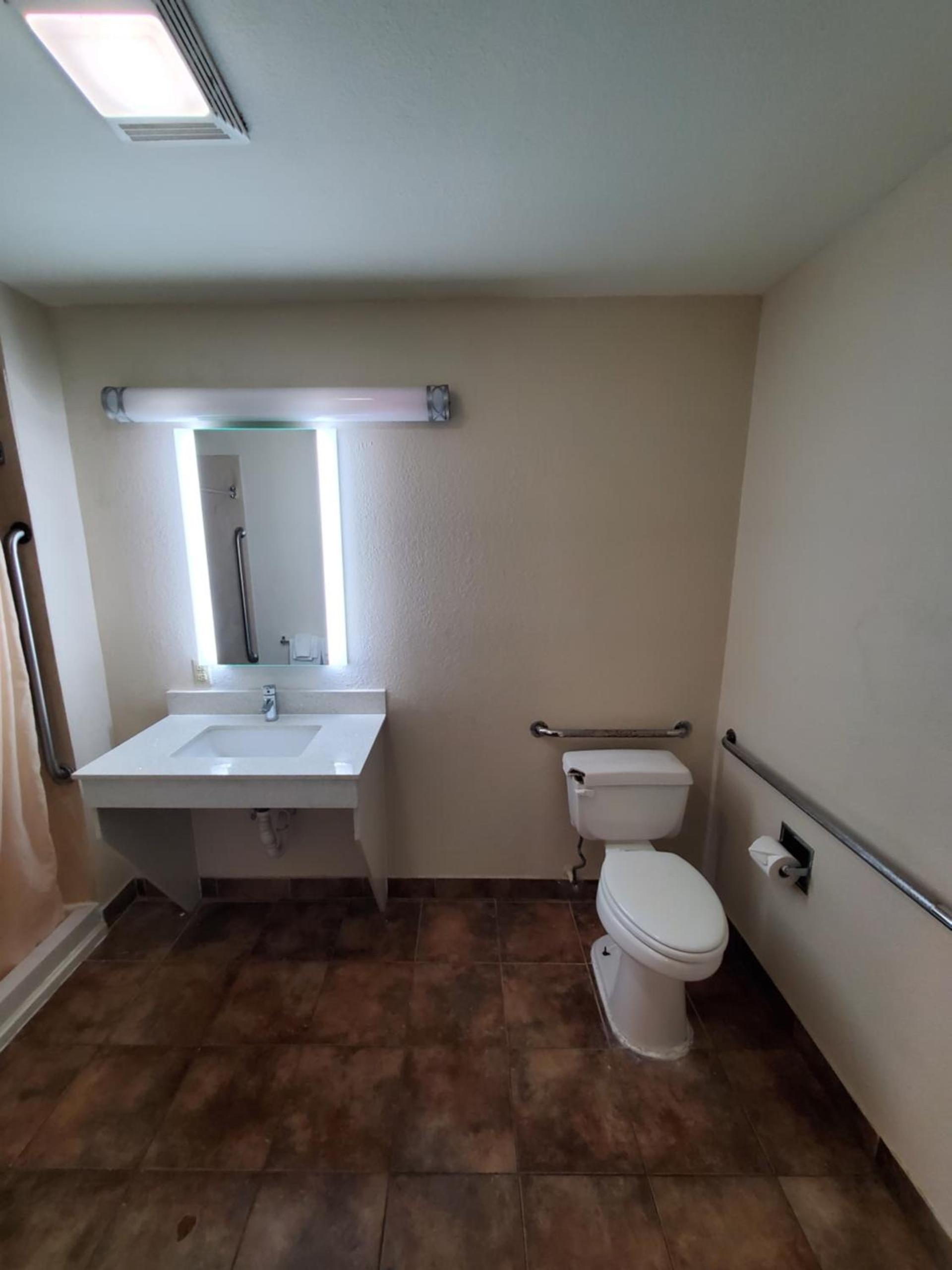 River Inn Motel photo 16