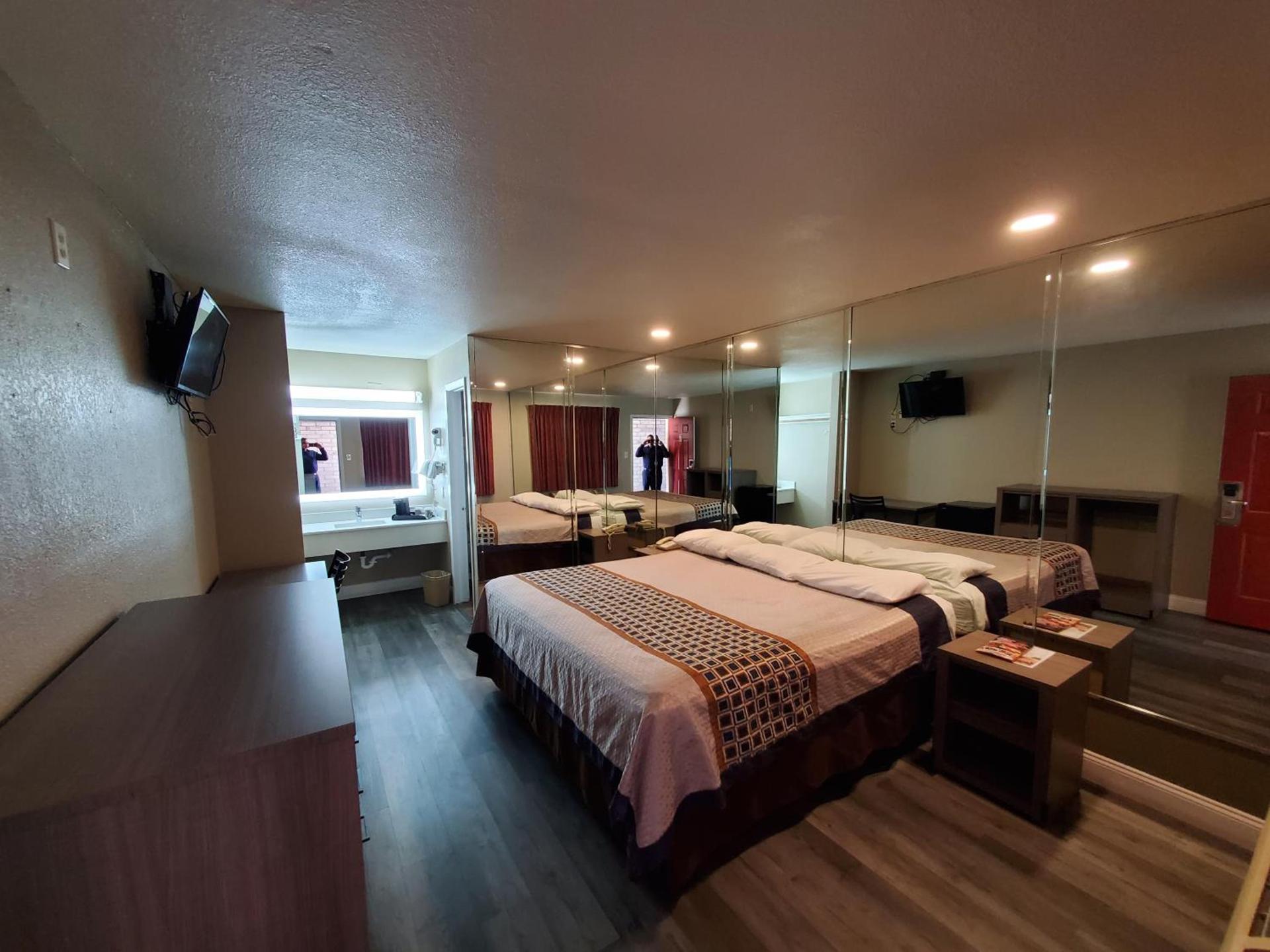River Inn Motel photo 18
