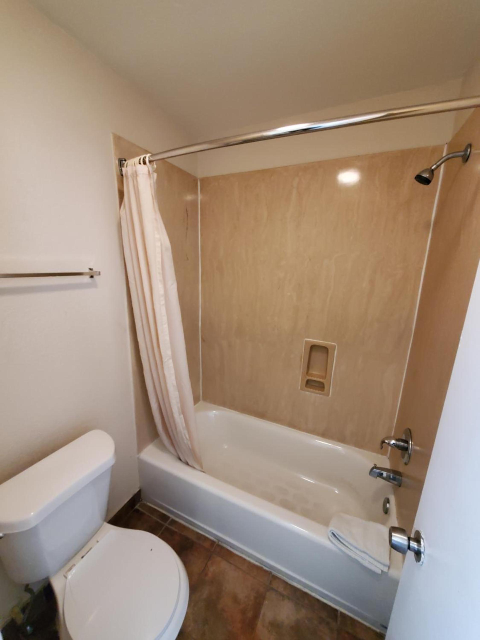 River Inn Motel photo 21