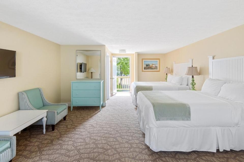 Colonial Inn photo 2