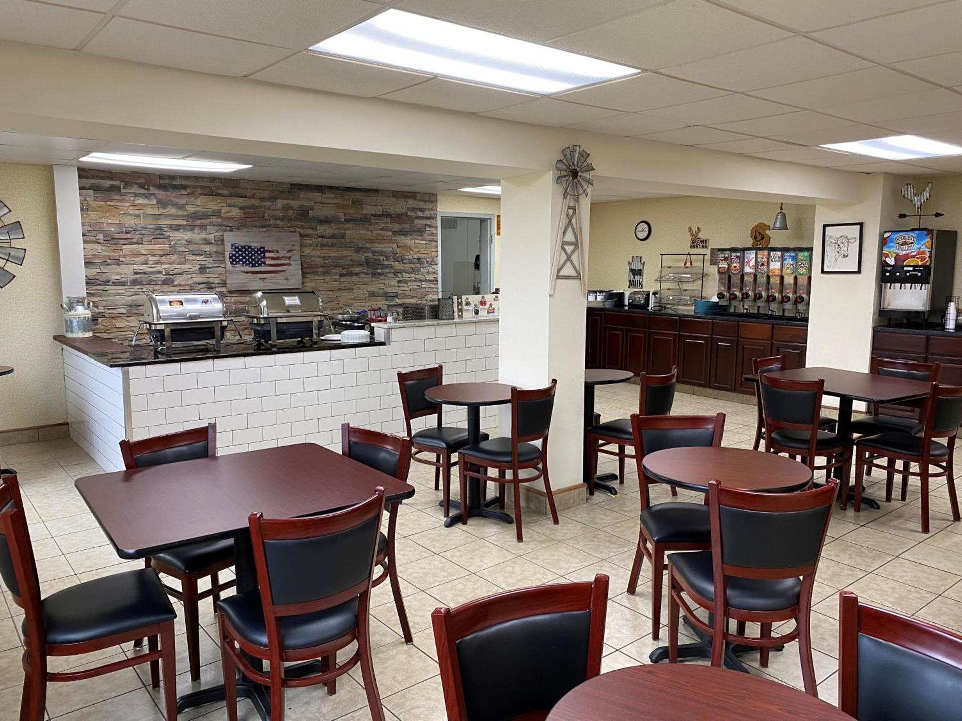 Ramada by Wyndham Angola/Fremont Area photo 32