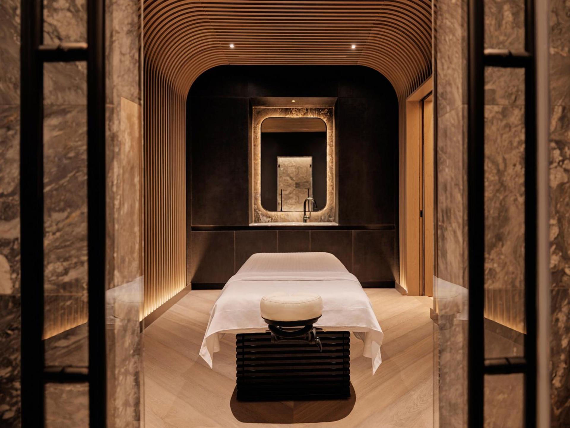 Equinox Hotel New York photo 72