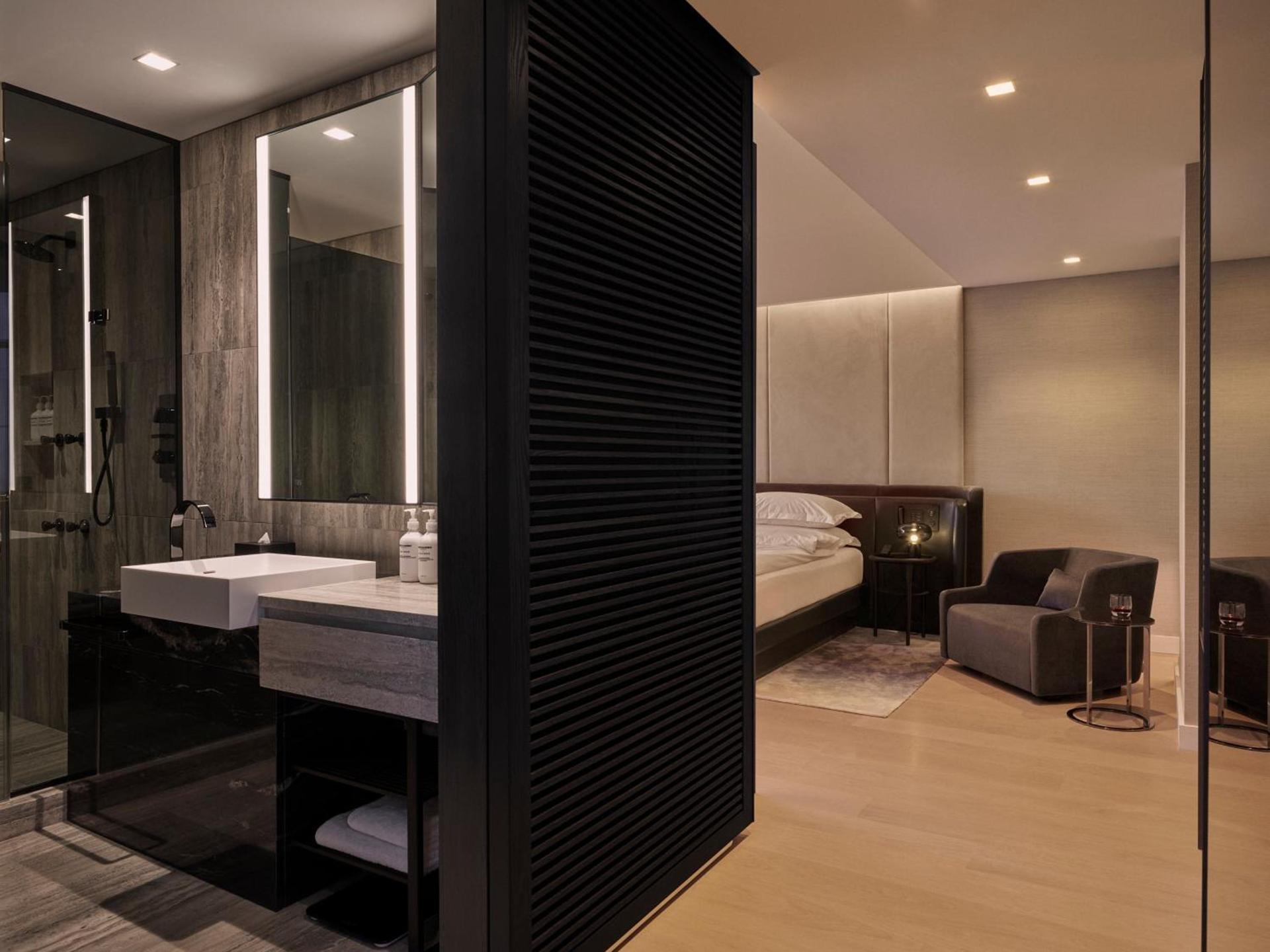 Equinox Hotel New York photo 5