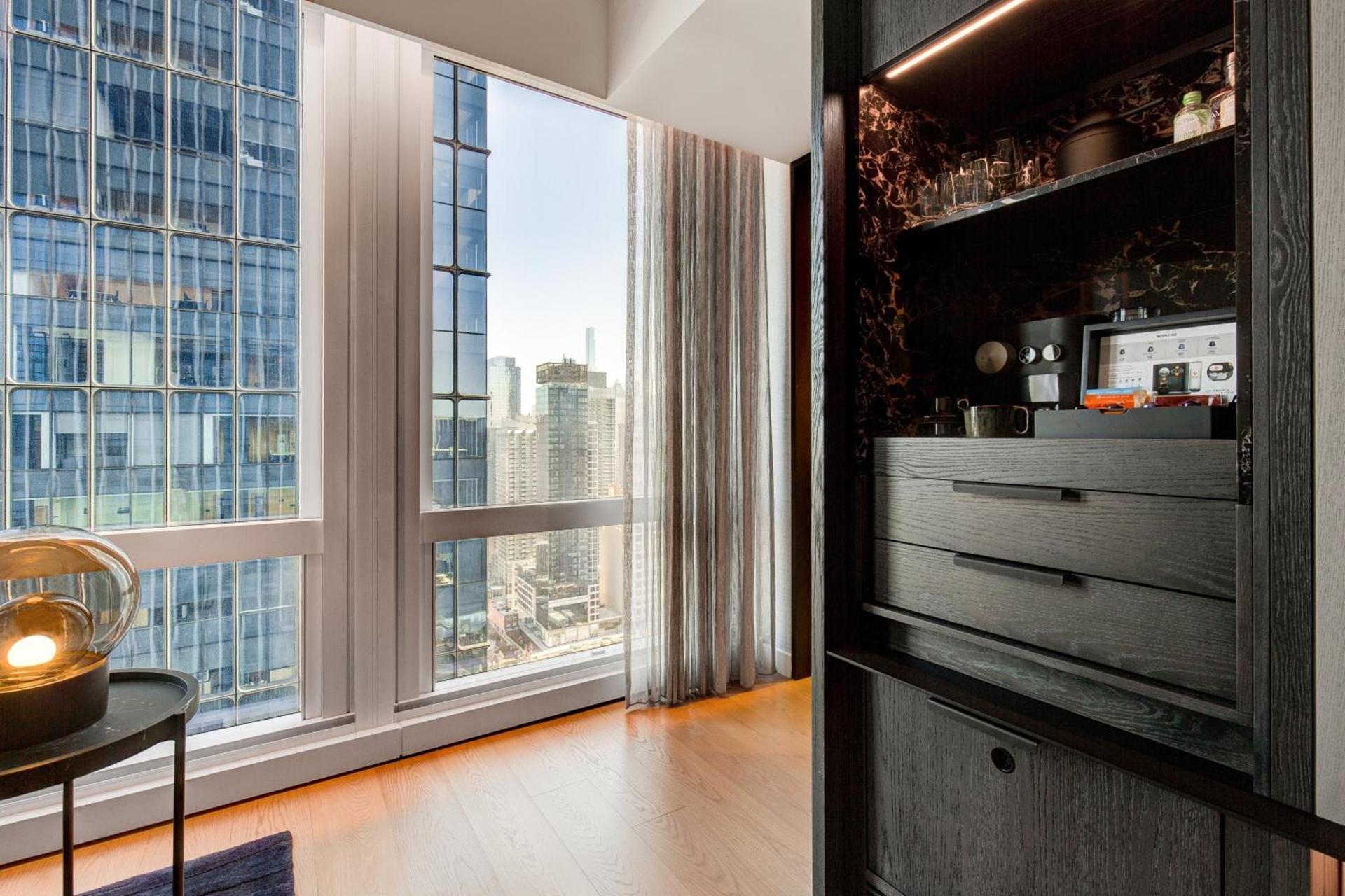 Equinox Hotel New York photo 7