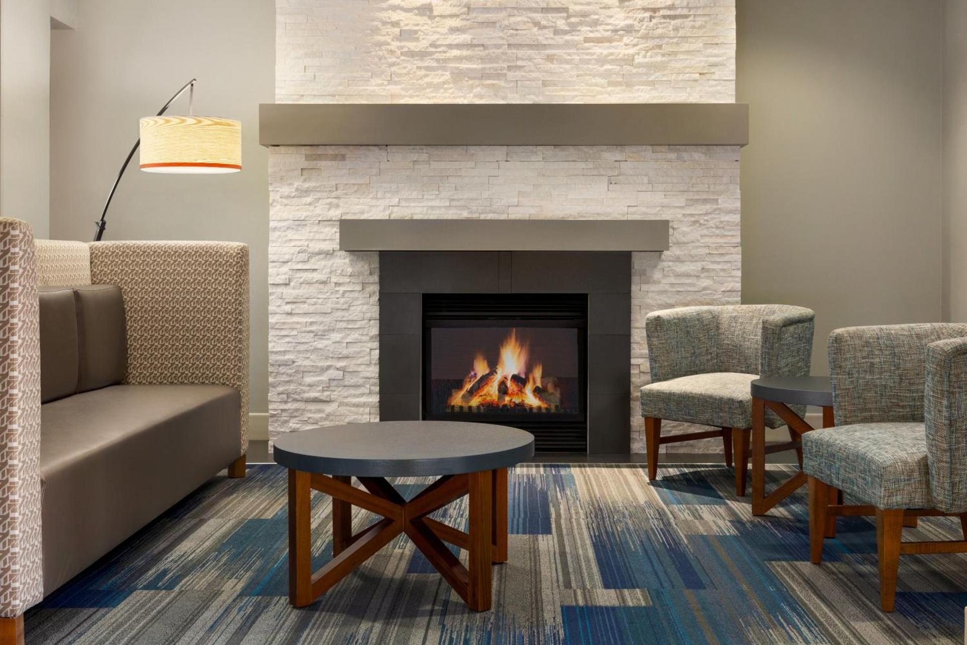 Holiday Inn Express & Suites Philadelphia - Mt Laurel by IHG photo 6
