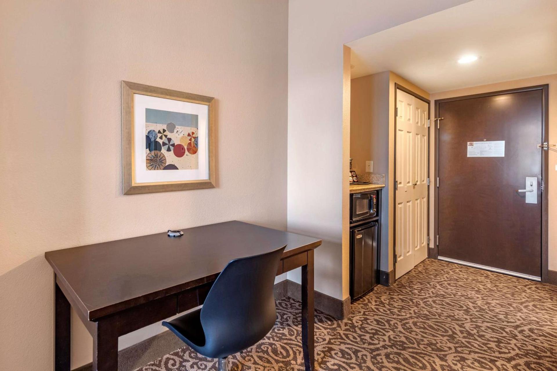 Best Western Plus Las Vegas South Henderson photo 3