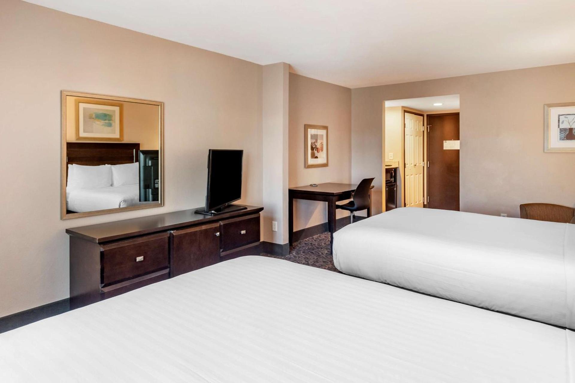 Best Western Plus Las Vegas South Henderson photo 8