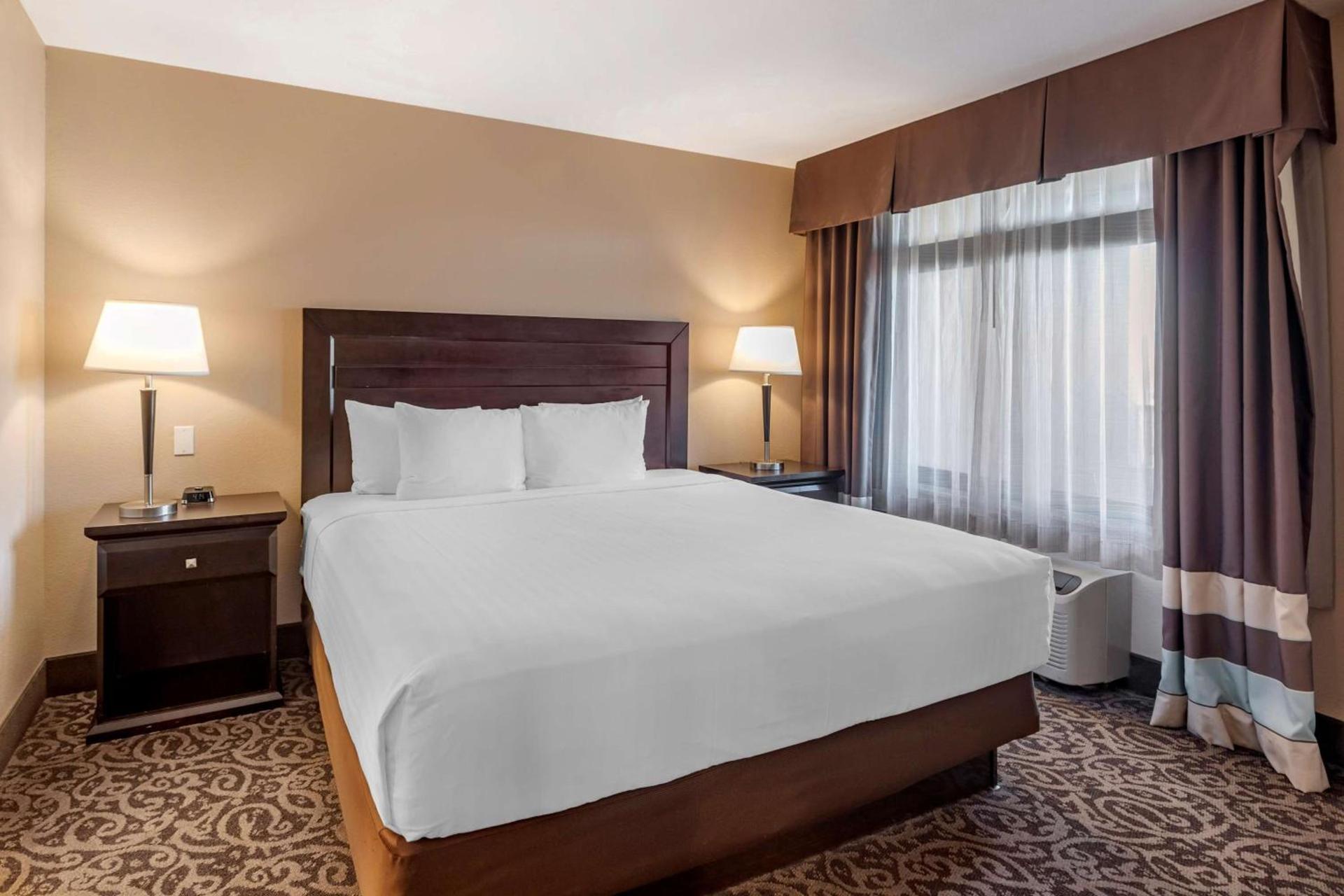 Best Western Plus Las Vegas South Henderson photo 4