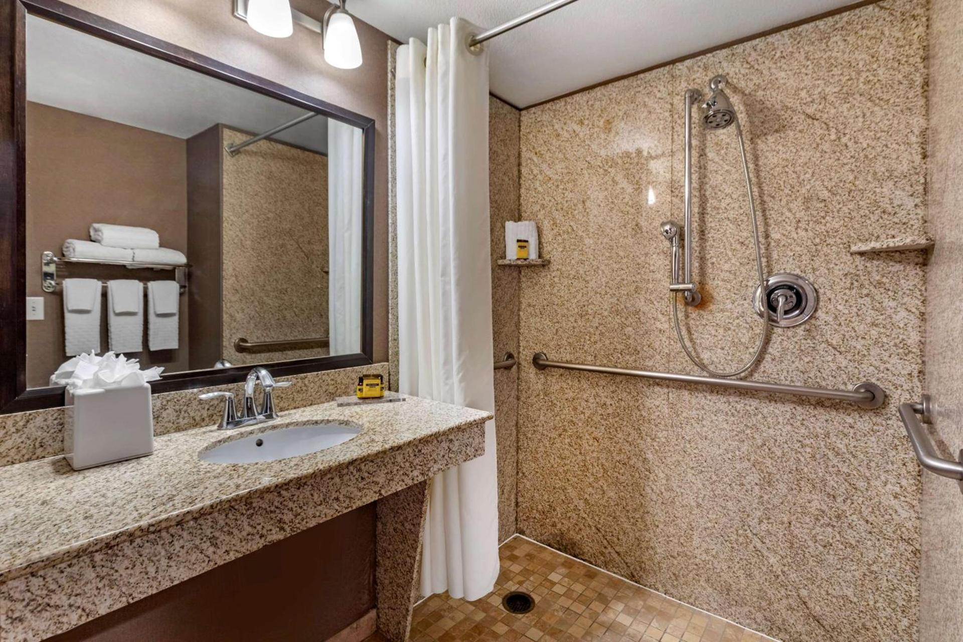 Best Western Plus Las Vegas South Henderson photo 23