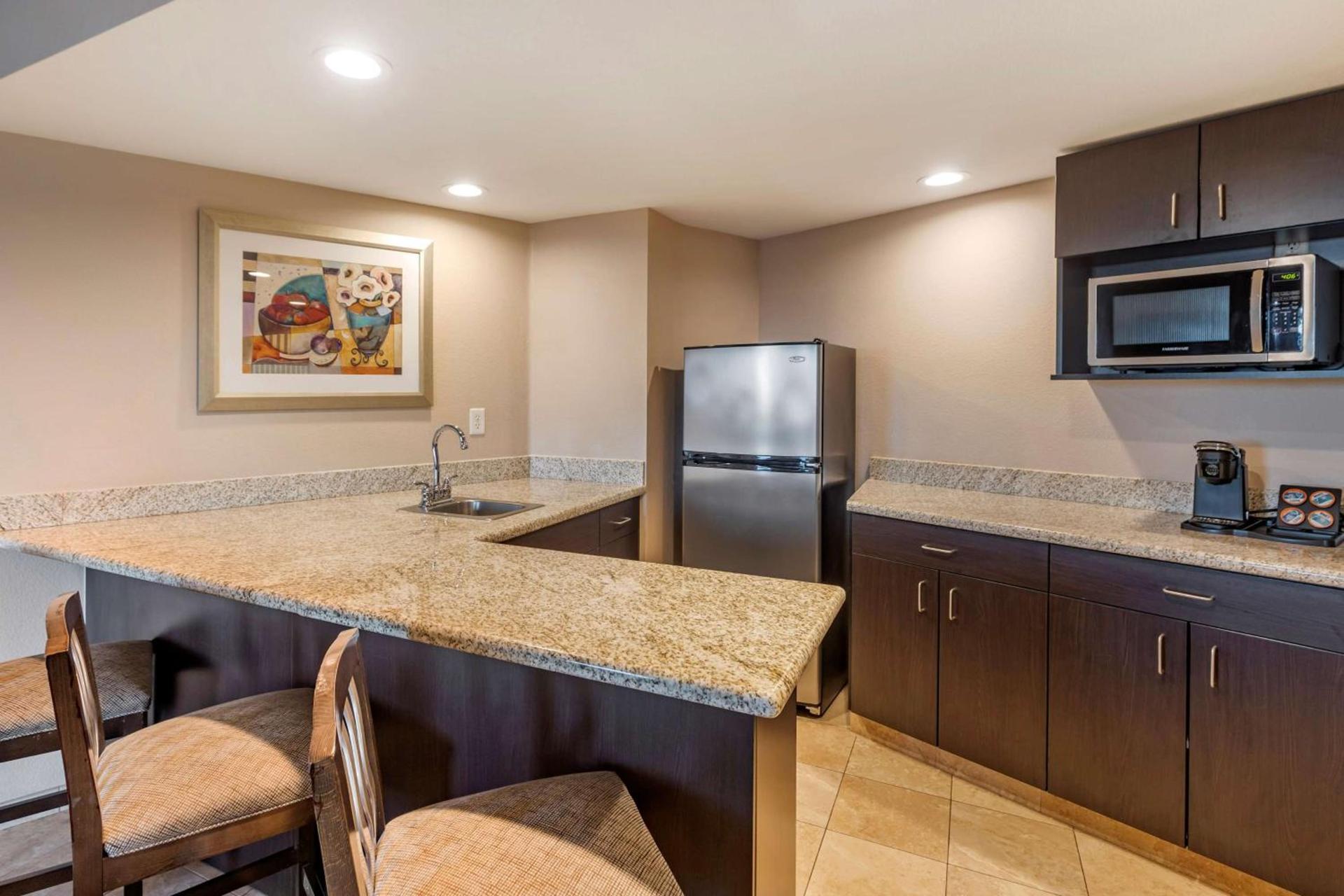 Best Western Plus Las Vegas South Henderson photo 17