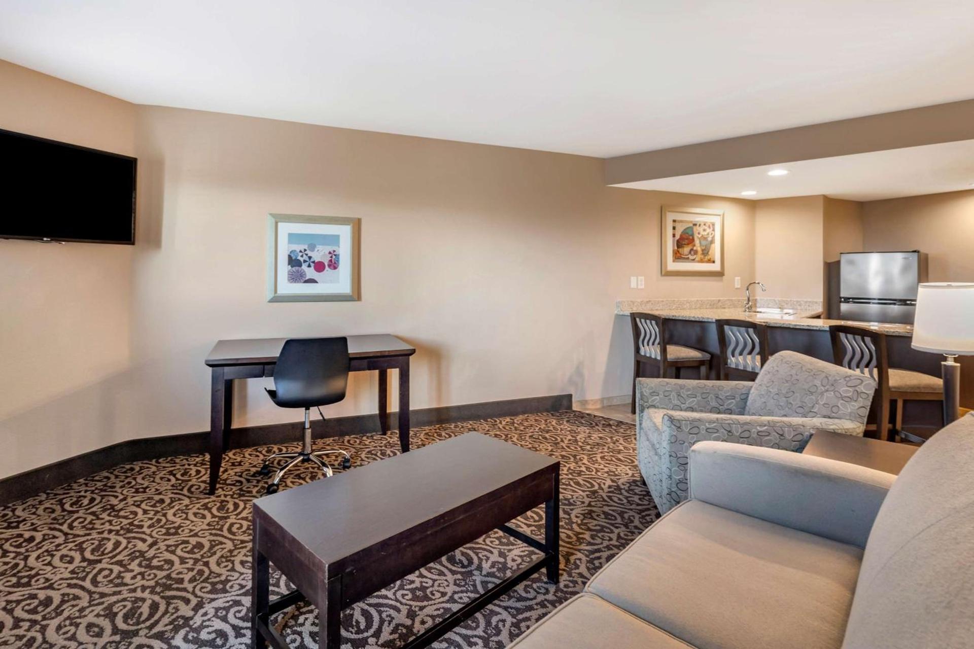 Best Western Plus Las Vegas South Henderson photo 14