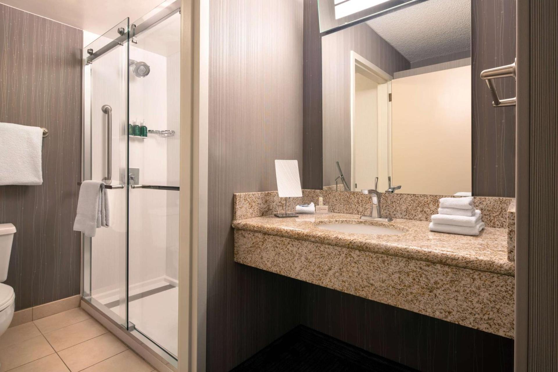 Sonesta Select Camarillo photo 14