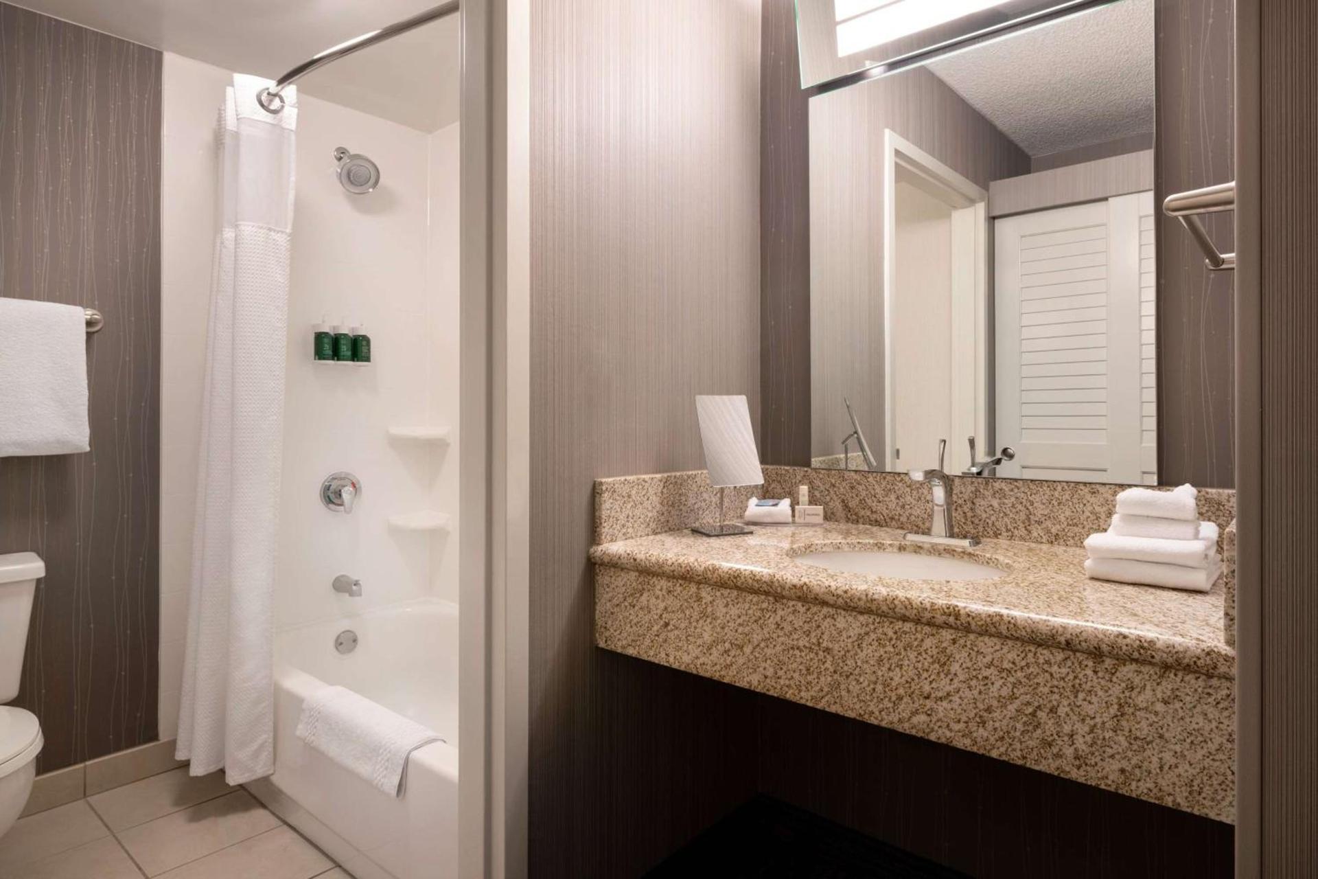 Sonesta Select Camarillo photo 15