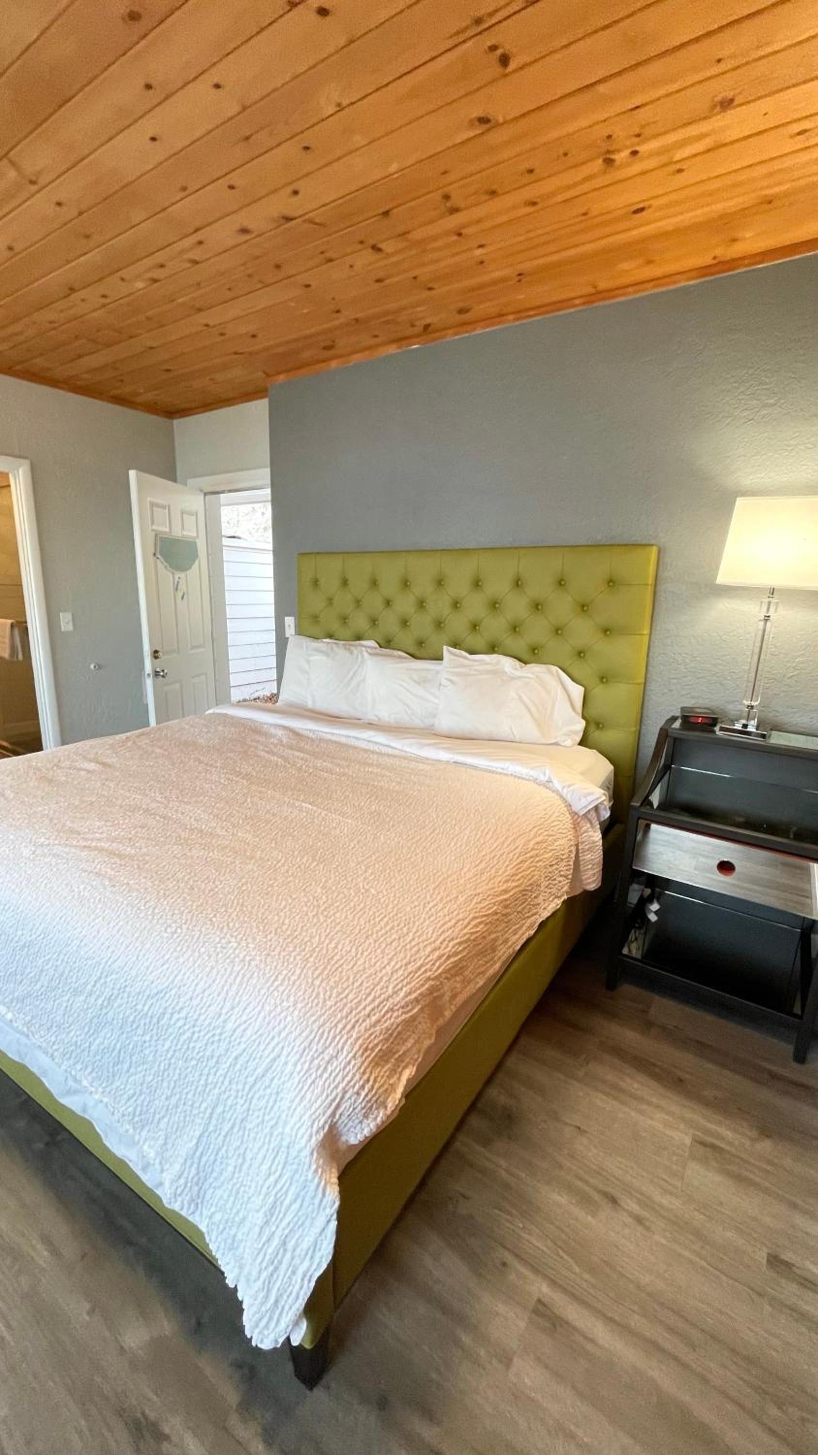Tides Inn & Suites photo 48