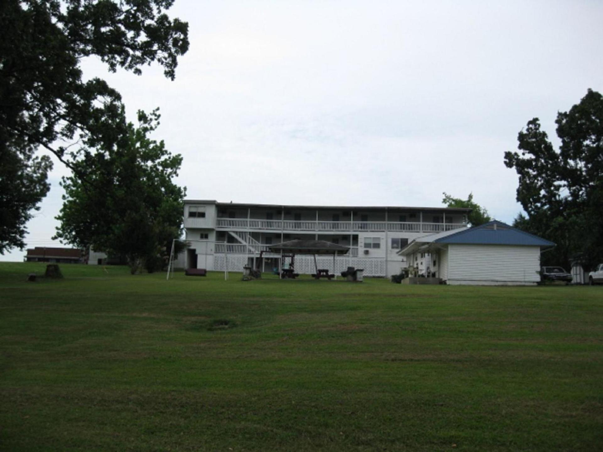 Twin Lakes Inn photo 13