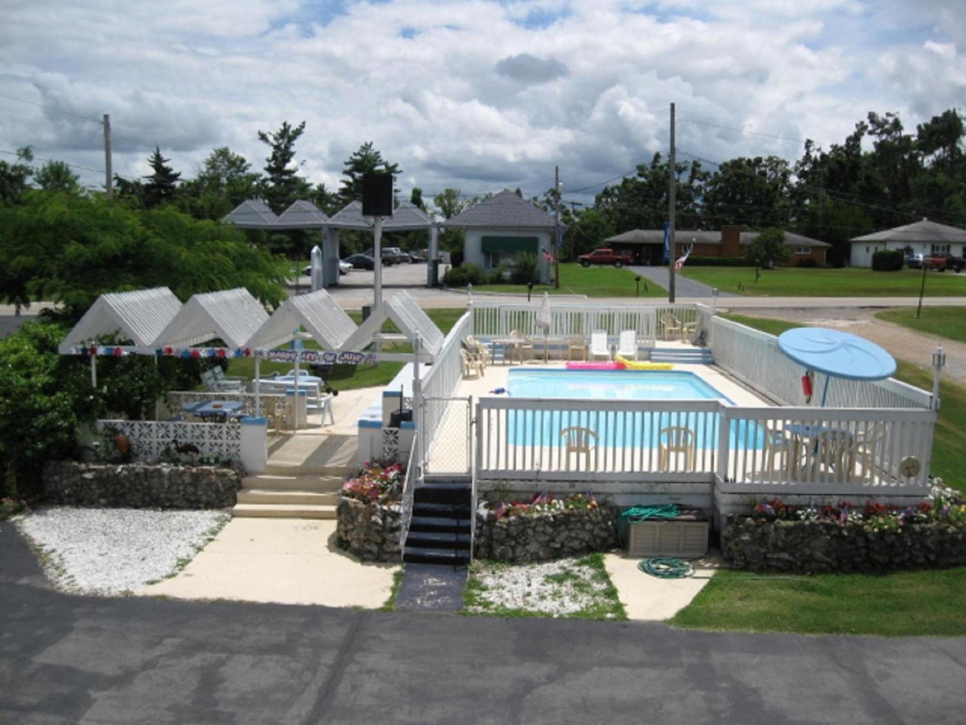 Twin Lakes Inn photo 14