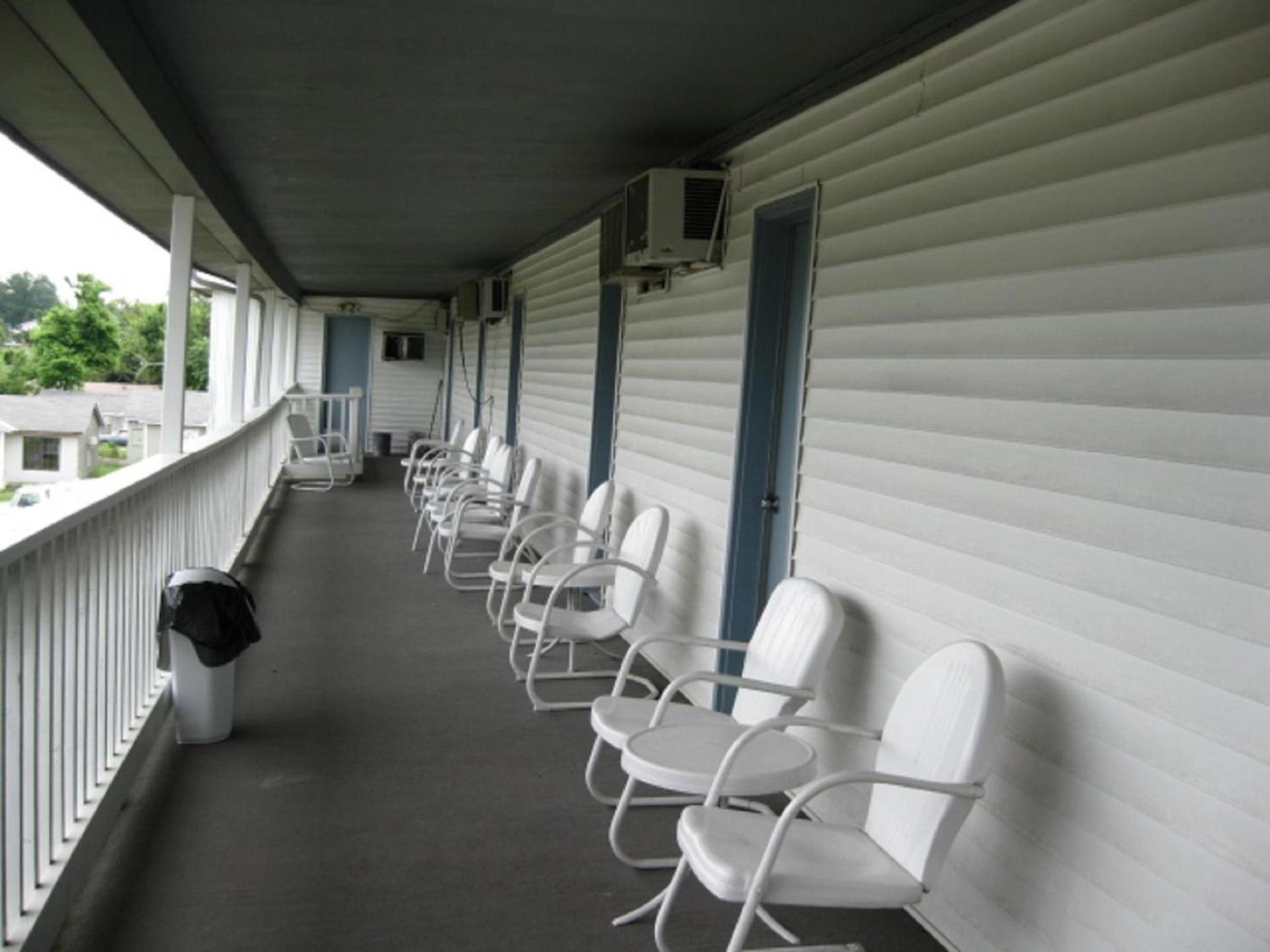 Twin Lakes Inn photo 15
