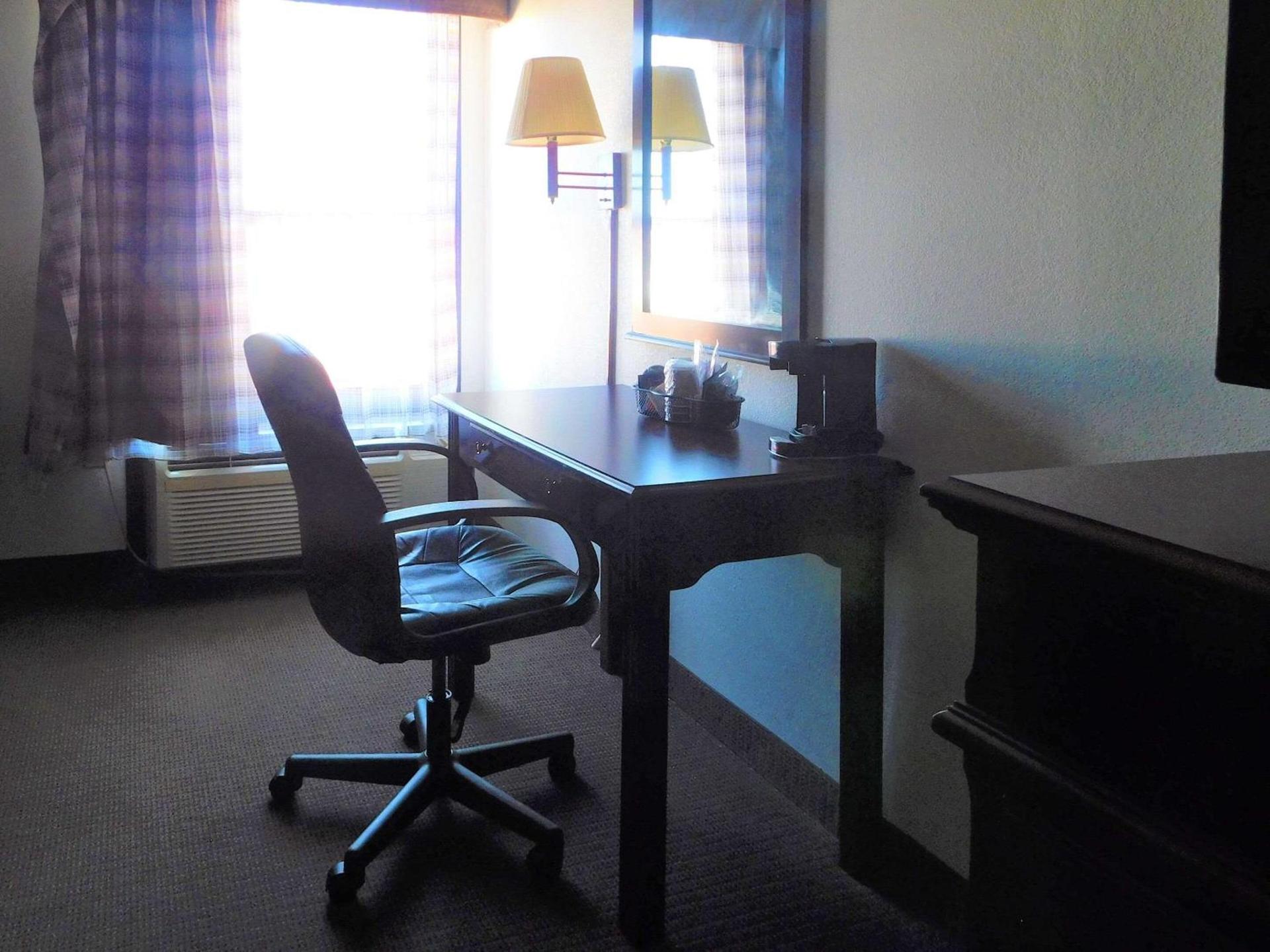 Quality Inn & Suites Thomasville-High Point photo 7