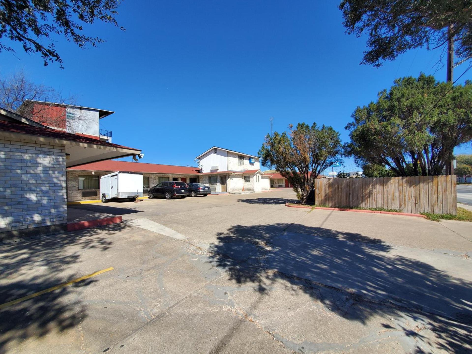 River Inn Motel photo 23