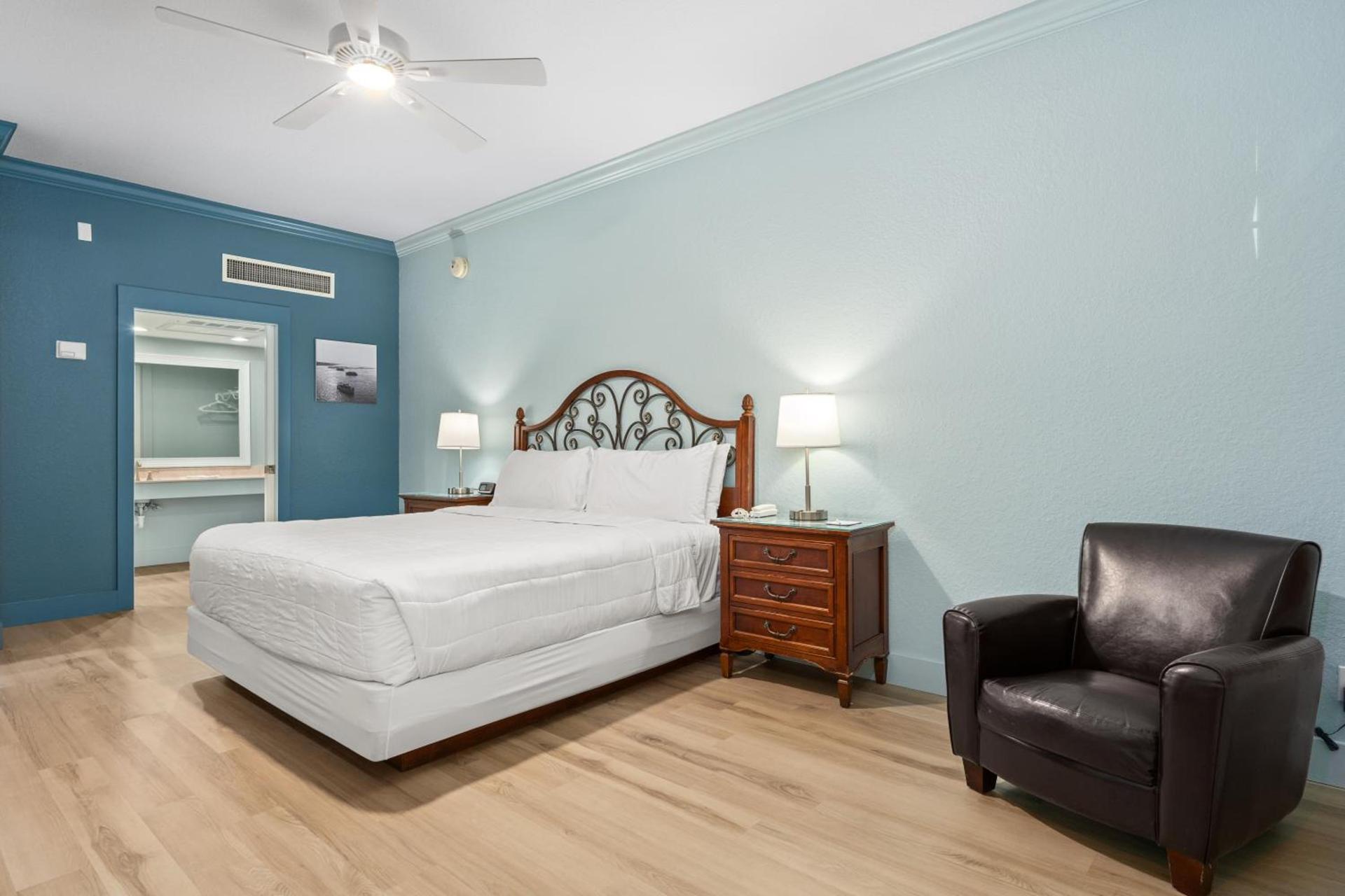 Beachside Inn photo 24