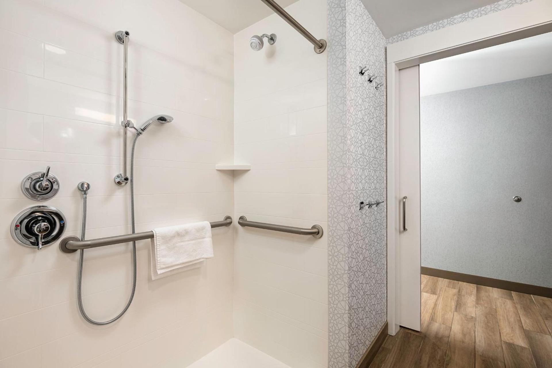 Hampton Inn Buffalo - Amherst photo 7