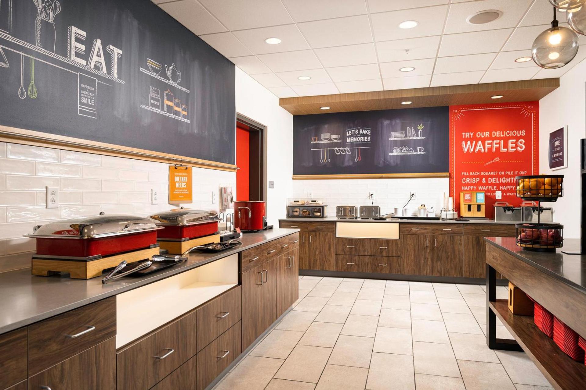Hampton Inn Buffalo - Amherst photo 11