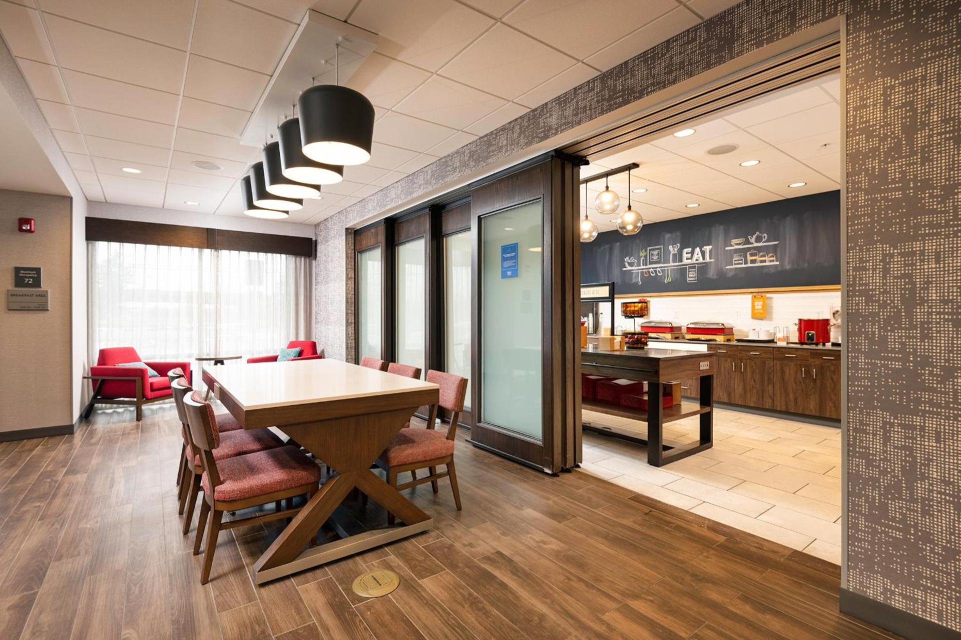 Hampton Inn Buffalo - Amherst photo 9