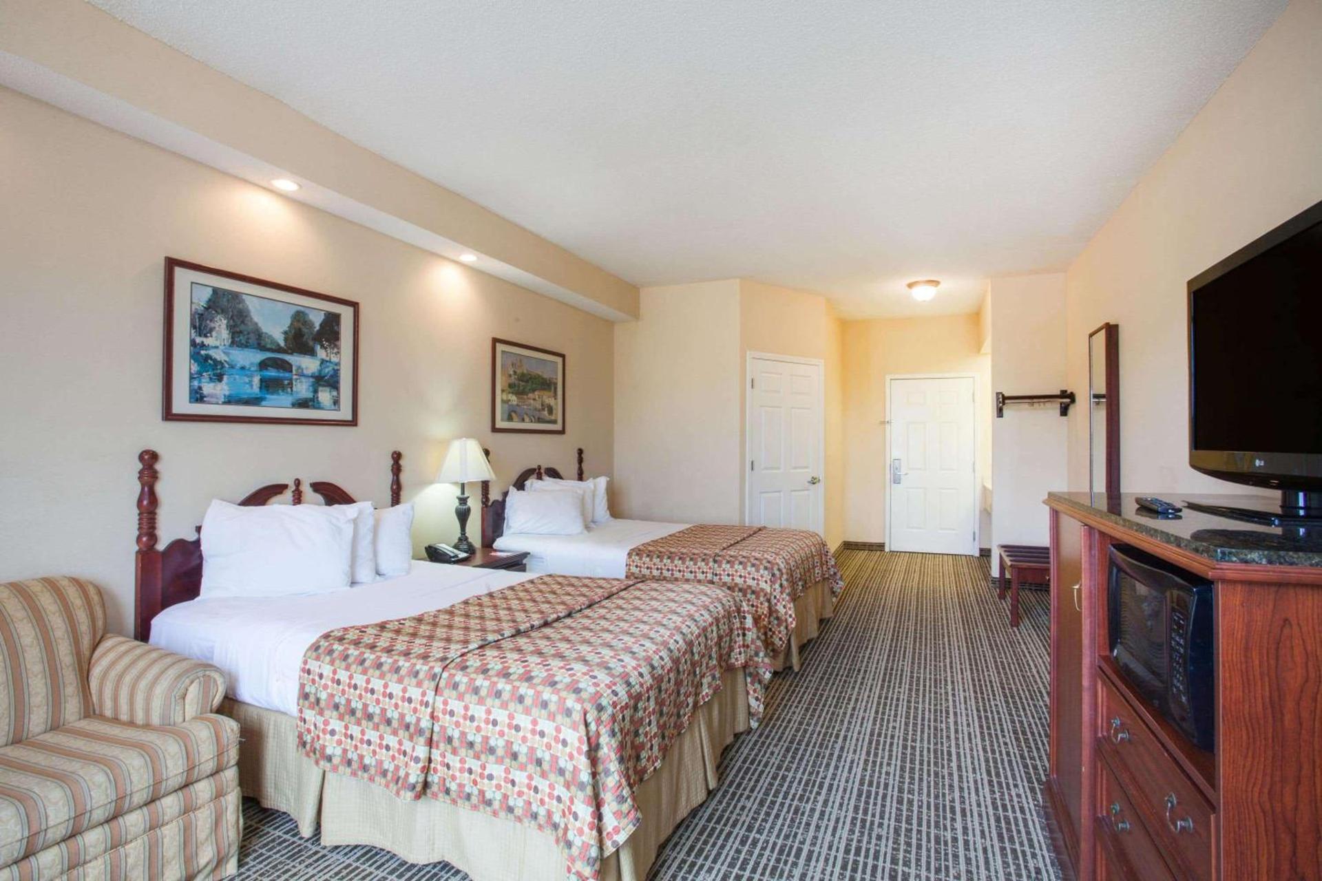 Howard Johnson by Wyndham Jackson photo 9