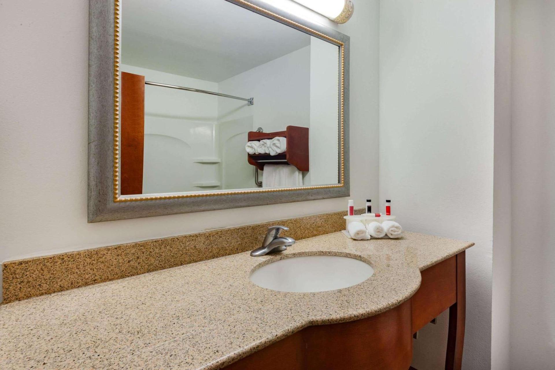 Days Inn by Wyndham Alta Vista photo 18