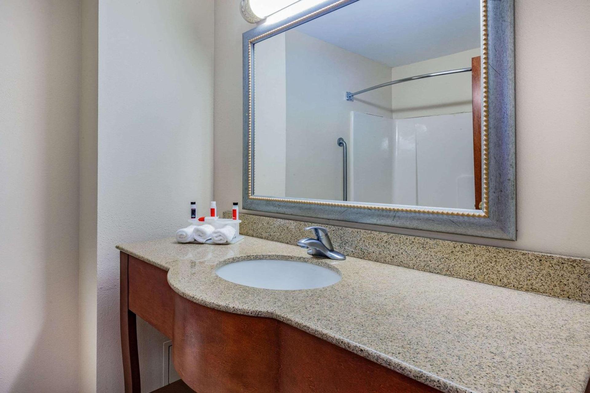 Days Inn by Wyndham Alta Vista photo 19