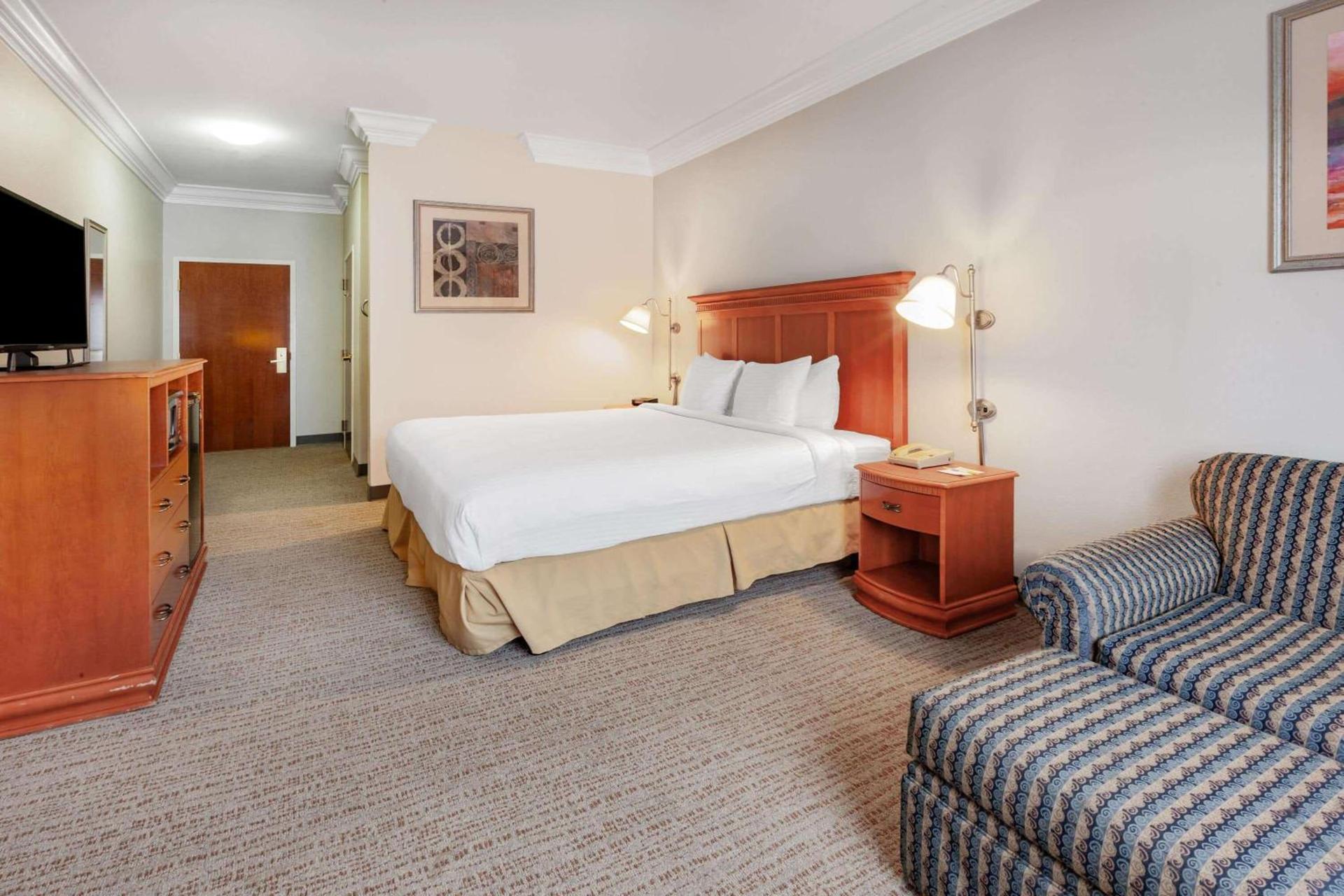 Days Inn by Wyndham Alta Vista photo 30