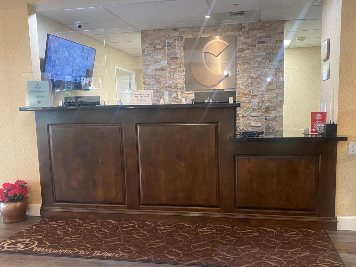 Comfort Suites Tulare Sequoia Gateway photo 45