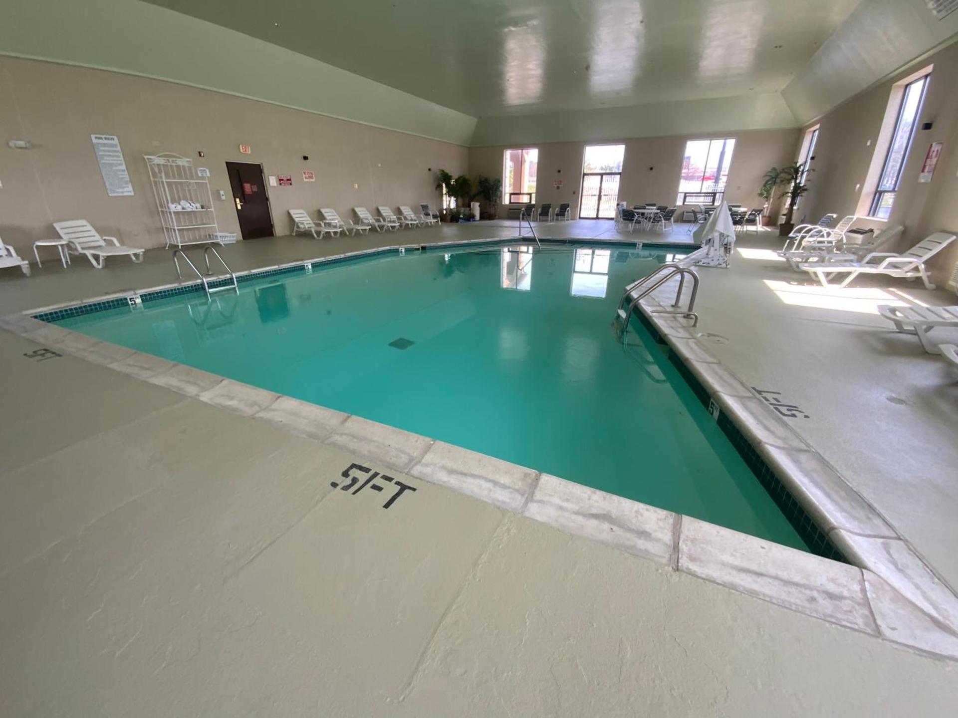 Quality Inn & Suites University-Airport photo 24